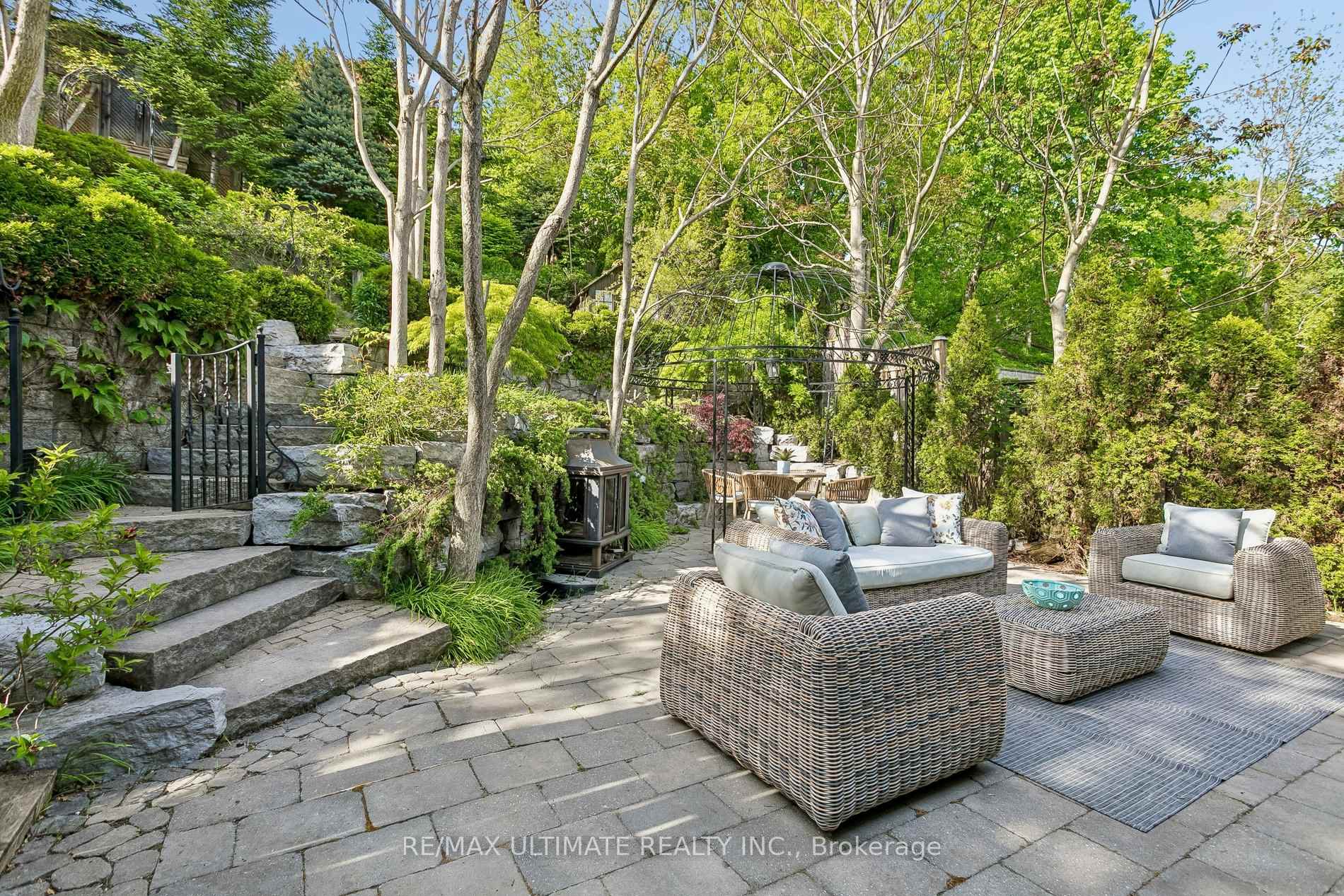 Photo 41 of 73 Bonnyview Drive, Etobicoke, Stonegate-Queensway — HOMEH