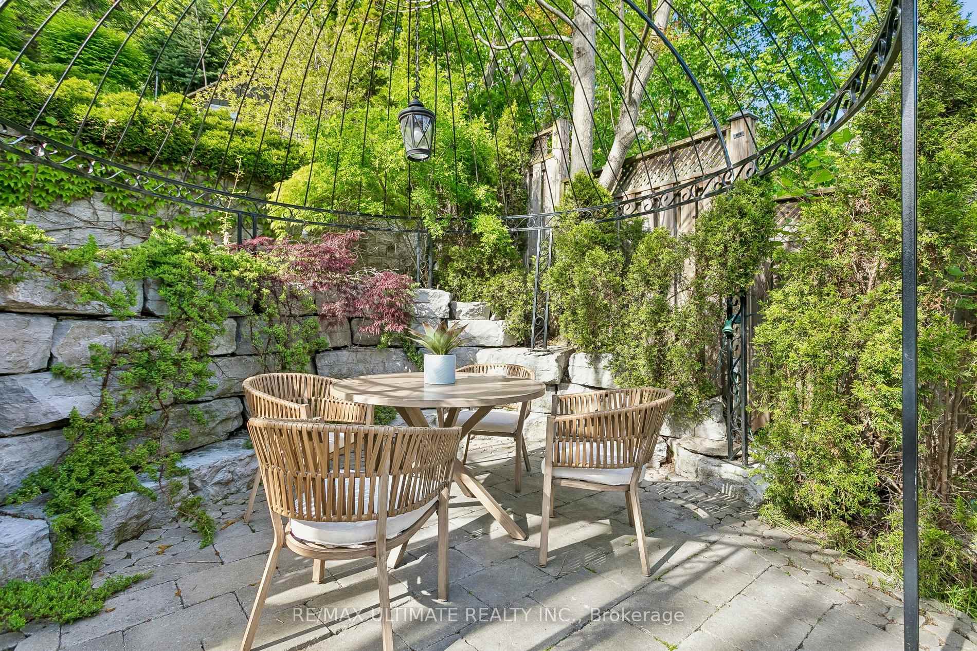 Photo 43 of 73 Bonnyview Drive, Etobicoke, Stonegate-Queensway — HOMEH