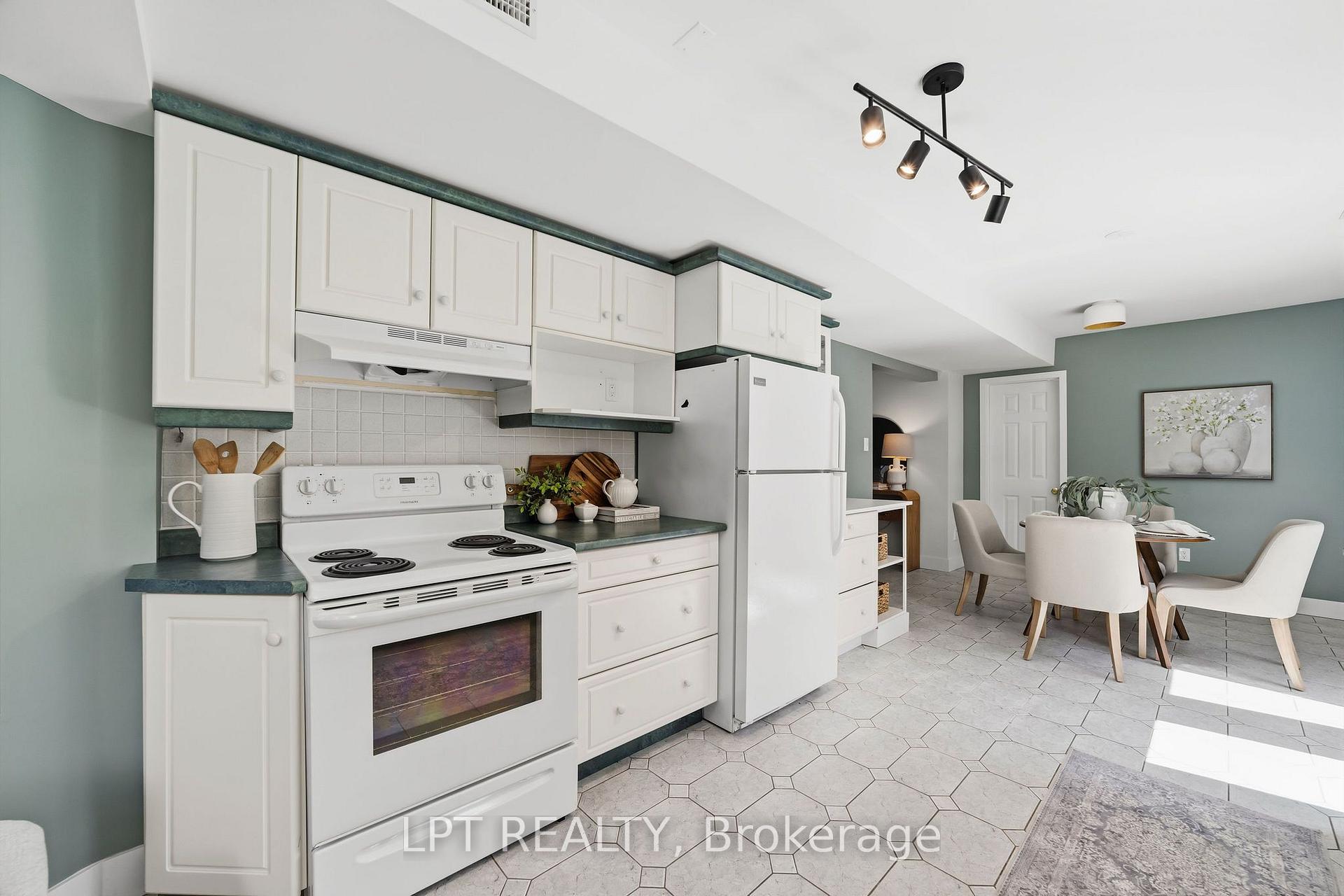 Photo 16 of 17 Monmore Road, London, North F — HOMEH