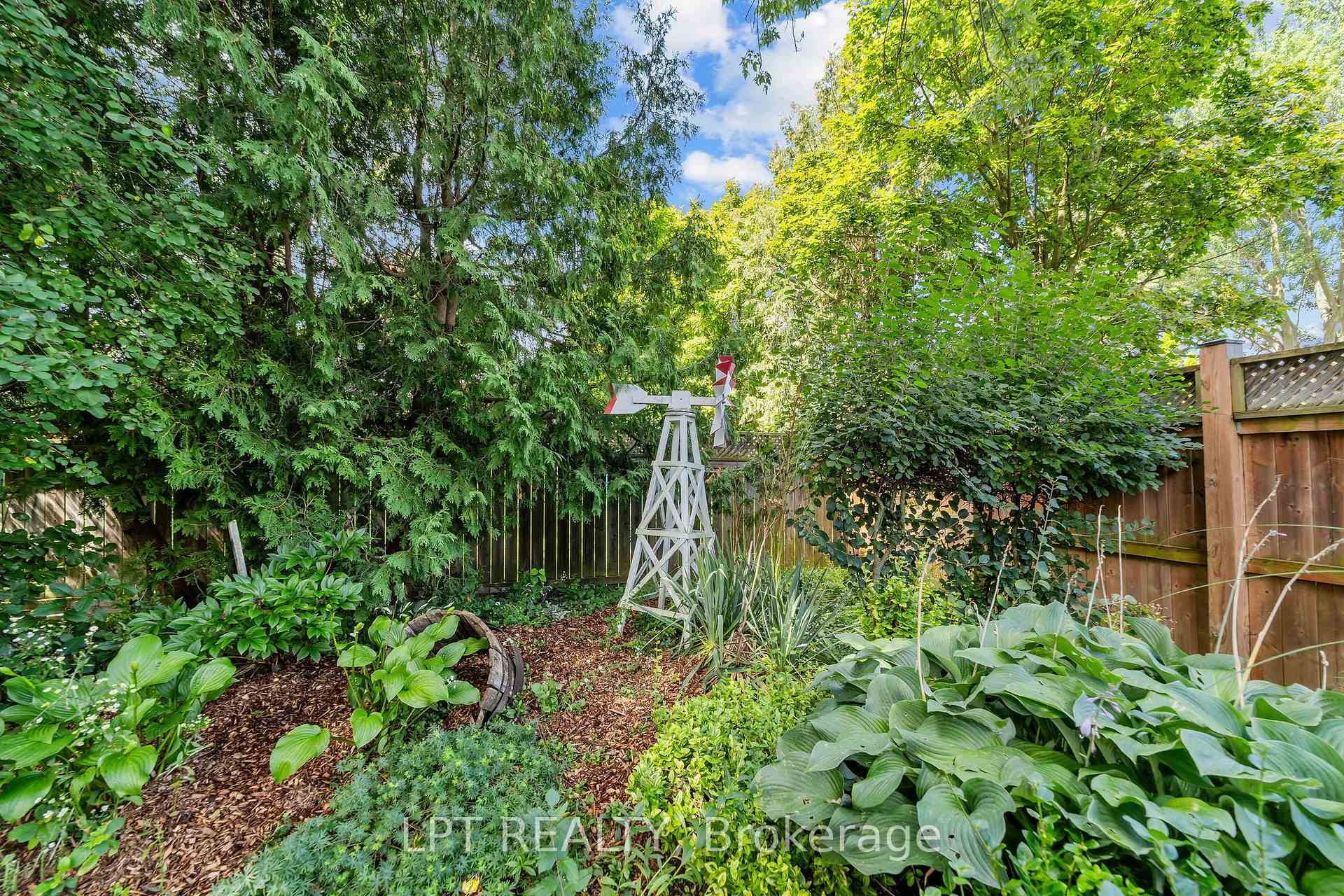 Photo 33 of 17 Monmore Road, London, North F — HOMEH