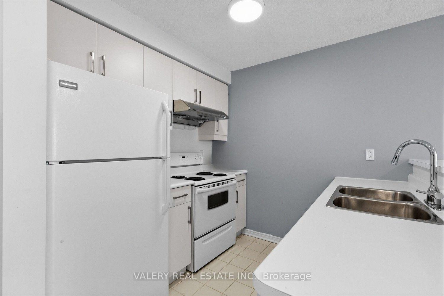 Photo 5 of Unit 2910, 10 Yonge Street, Toronto, Waterfront Communities — HOMEH