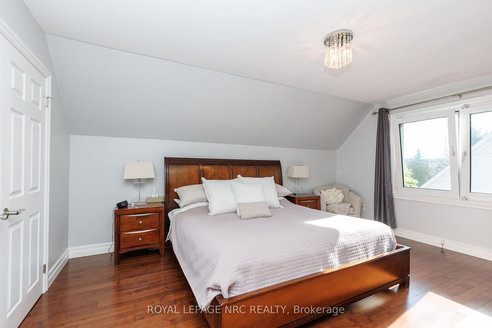 Photo 16 of 7 Philpark Road, St. Catharines, Port Dalhousie — HOMEH