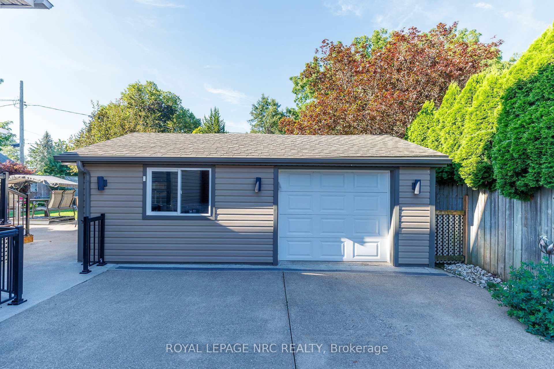 Photo 32 of 7 Philpark Road, St. Catharines, Port Dalhousie — HOMEH