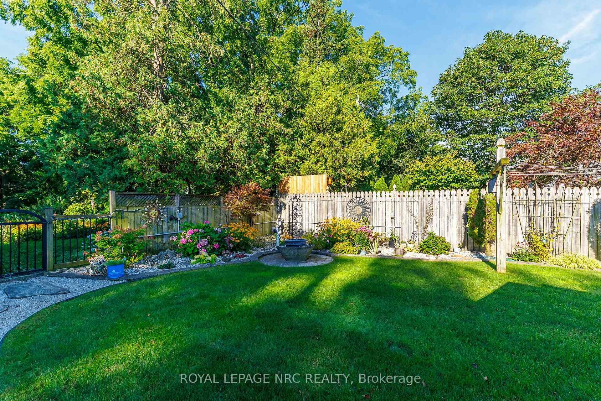 Photo 39 of 7 Philpark Road, St. Catharines, Port Dalhousie — HOMEH