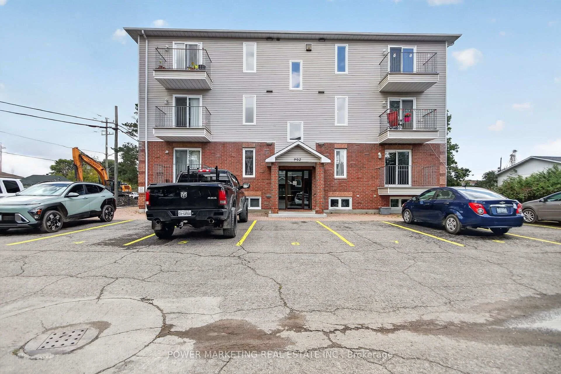 Front of Unit 100, 902 Notre Dame Street