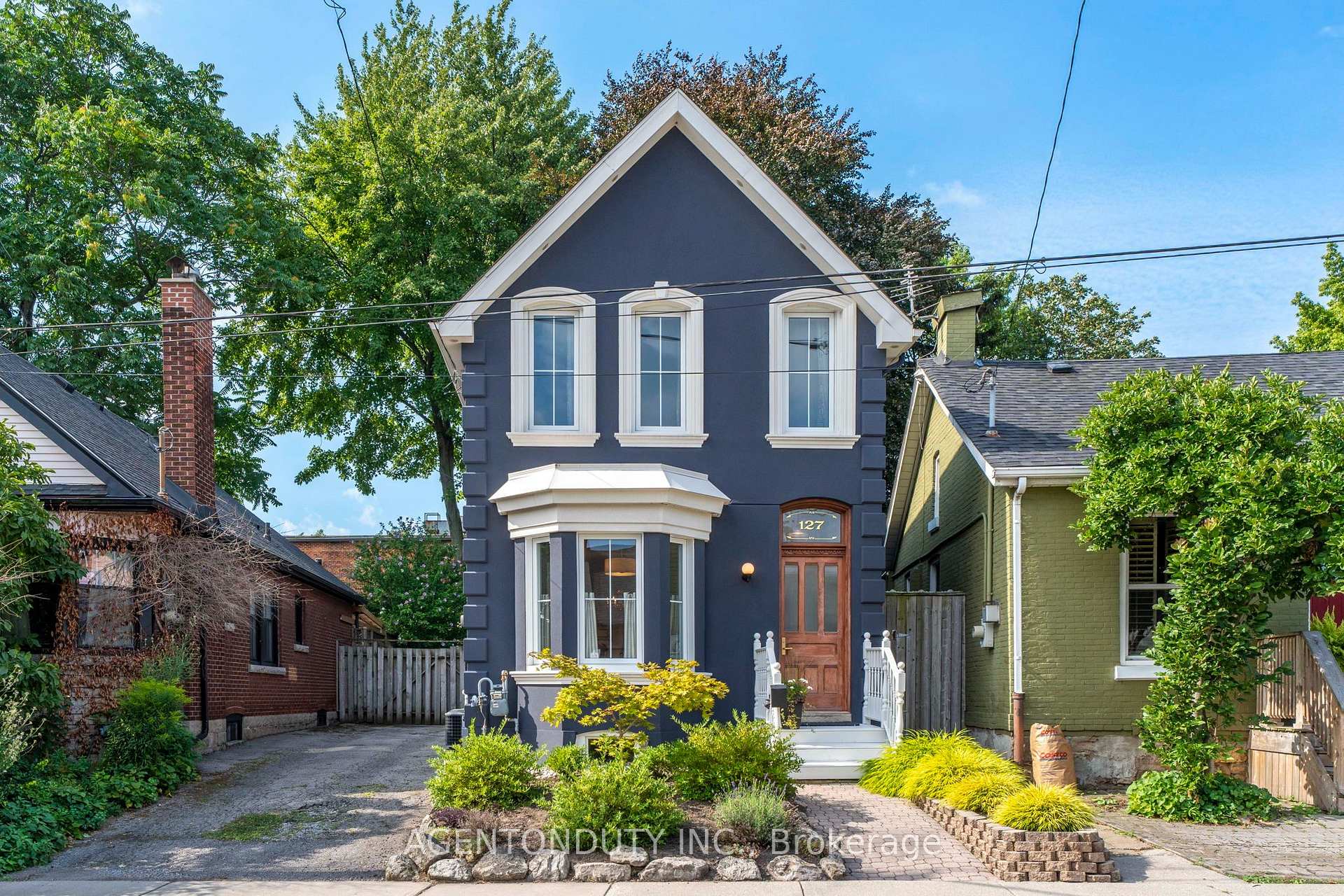 Photo 2 of 127 Peter Street, Hamilton, Strathcona — HOMEH