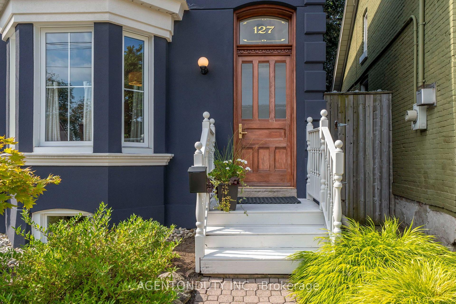 Photo 5 of 127 Peter Street, Hamilton, Strathcona — HOMEH