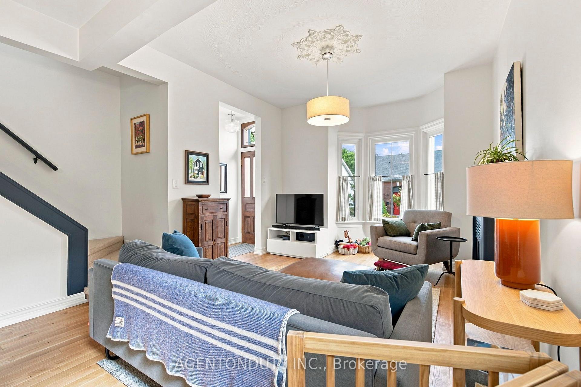 Photo 8 of 127 Peter Street, Hamilton, Strathcona — HOMEH