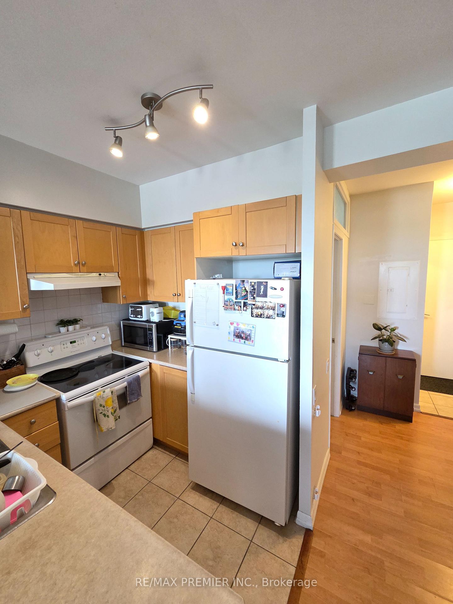 Photo 4 of Unit 819, 1600 Keele Street, Toronto, Keelesdale-Eglinton West — HOMEH