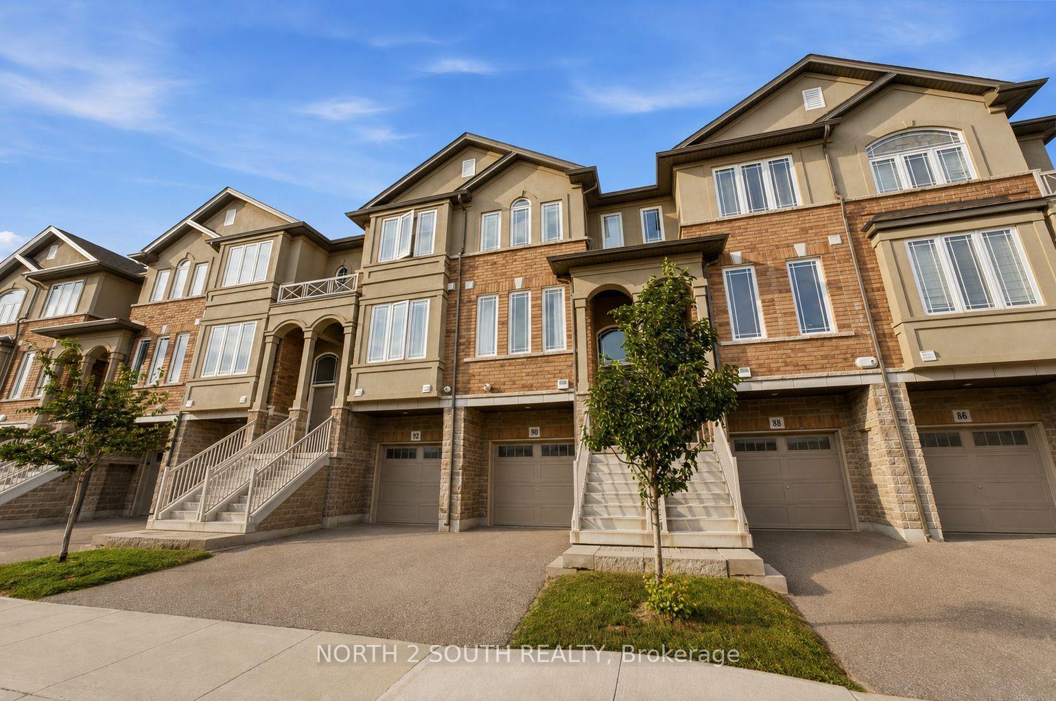 Photo 3 of 90 Laguna Village Crescent, Hamilton, Rural Glanbrook — HOMEH