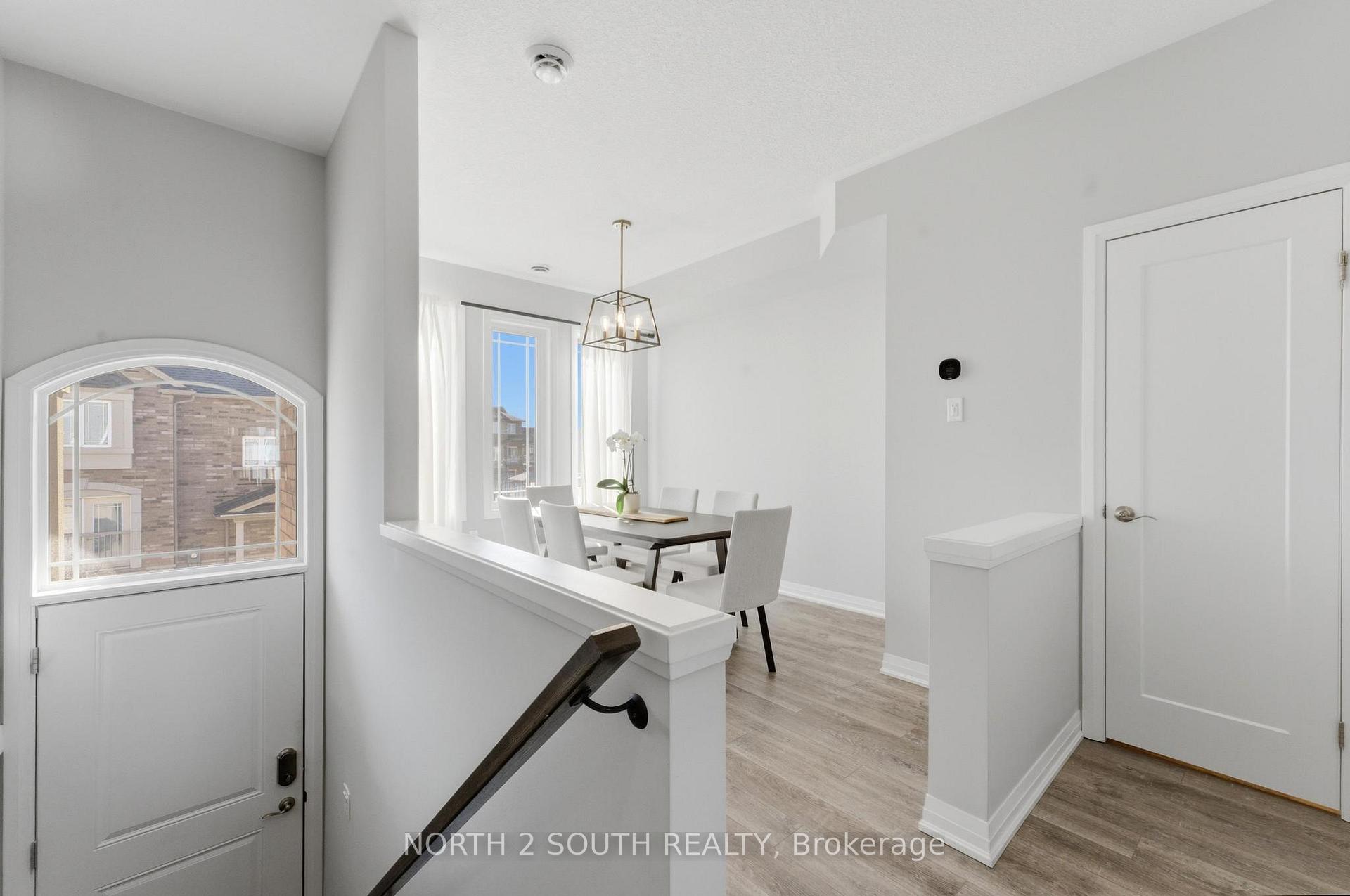 Photo 5 of 90 Laguna Village Crescent, Hamilton, Rural Glanbrook — HOMEH