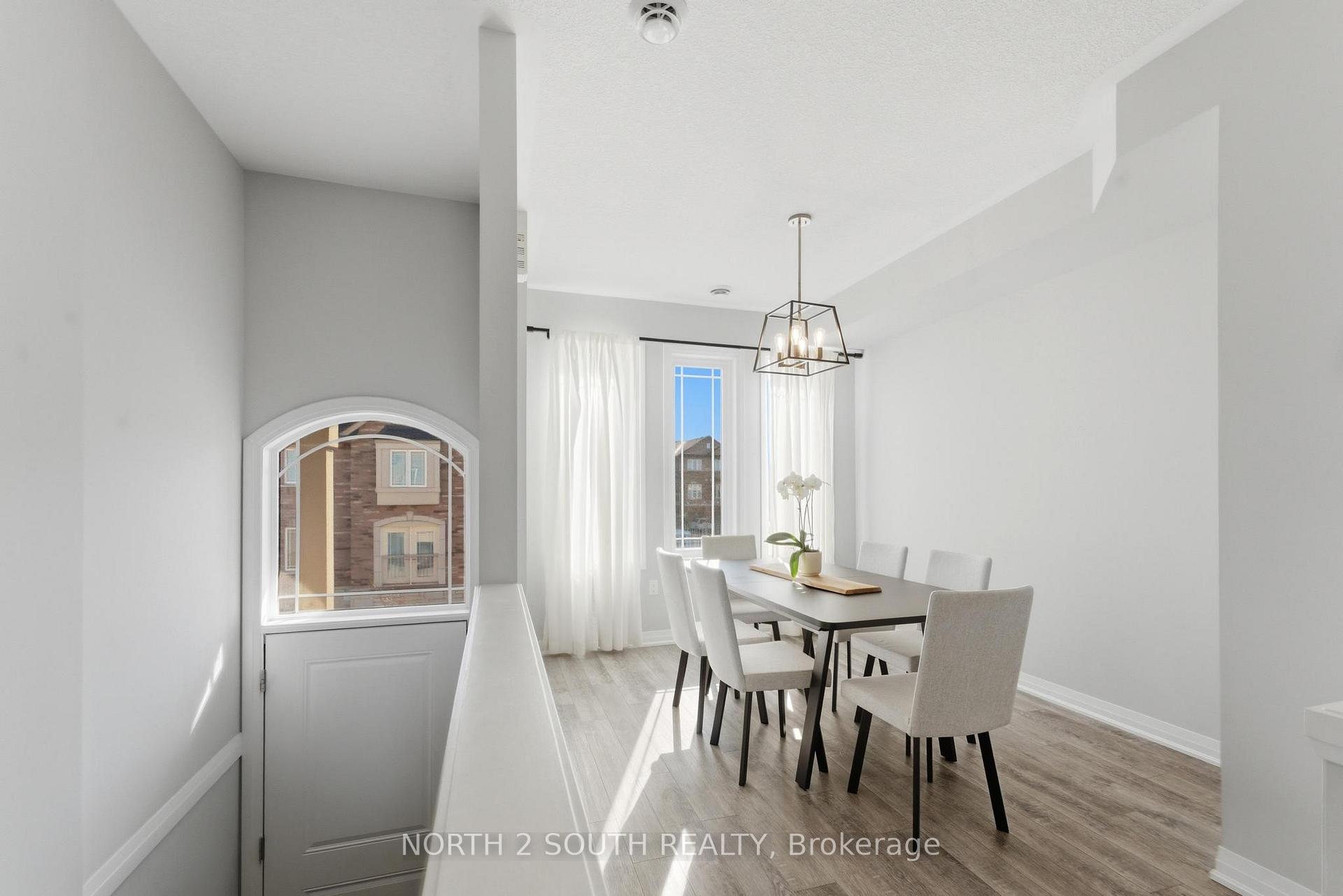 Photo 6 of 90 Laguna Village Crescent, Hamilton, Rural Glanbrook — HOMEH