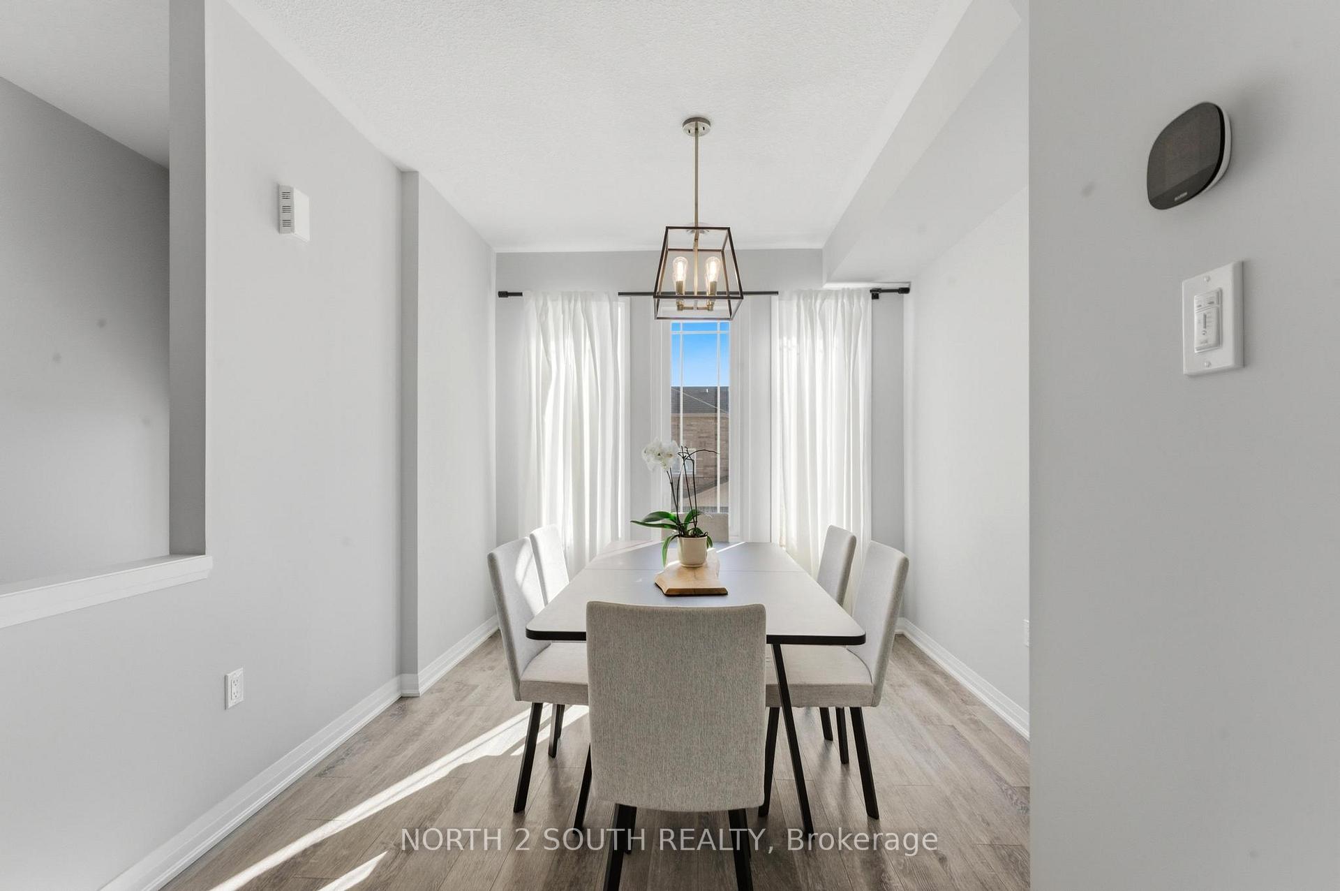 Photo 7 of 90 Laguna Village Crescent, Hamilton, Rural Glanbrook — HOMEH