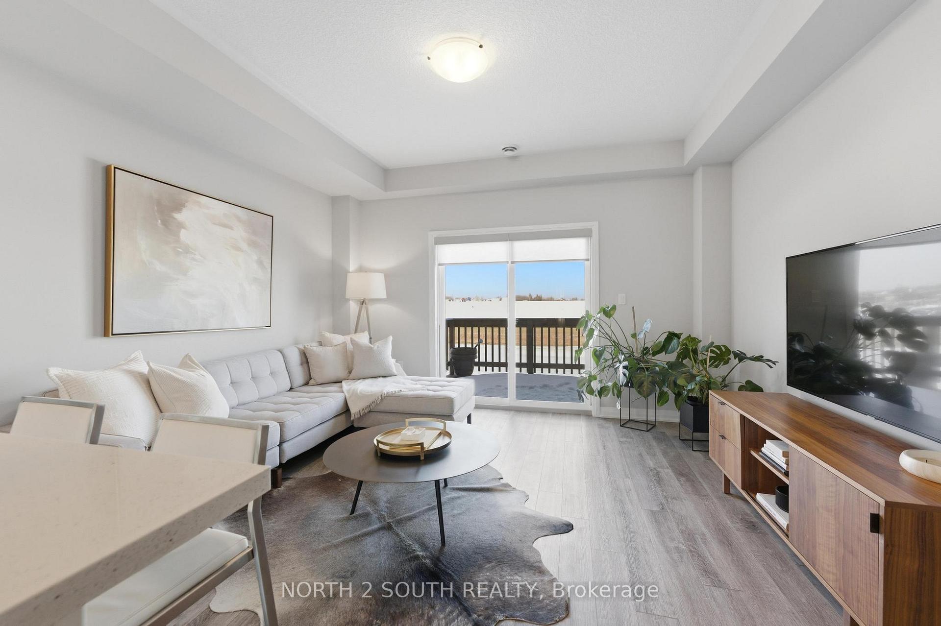 Photo 9 of 90 Laguna Village Crescent, Hamilton, Rural Glanbrook — HOMEH