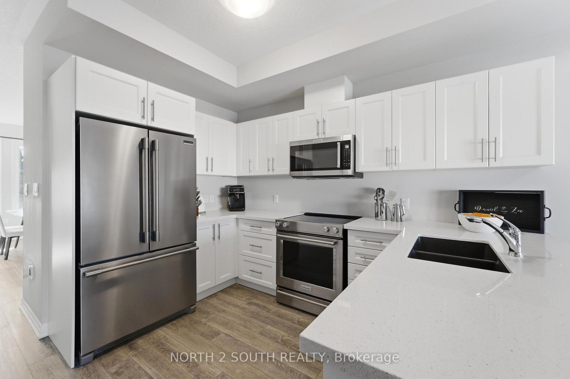 Photo 12 of 90 Laguna Village Crescent, Hamilton, Rural Glanbrook — HOMEH