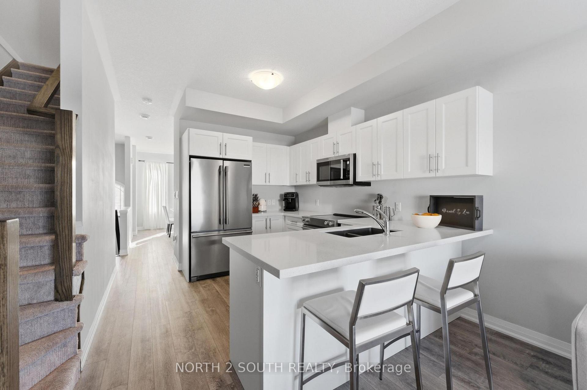Photo 16 of 90 Laguna Village Crescent, Hamilton, Rural Glanbrook — HOMEH