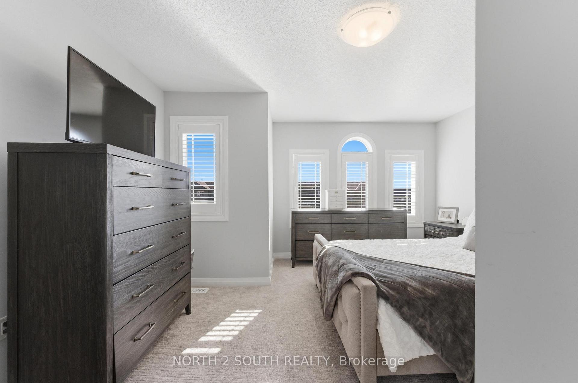 Photo 20 of 90 Laguna Village Crescent, Hamilton, Rural Glanbrook — HOMEH