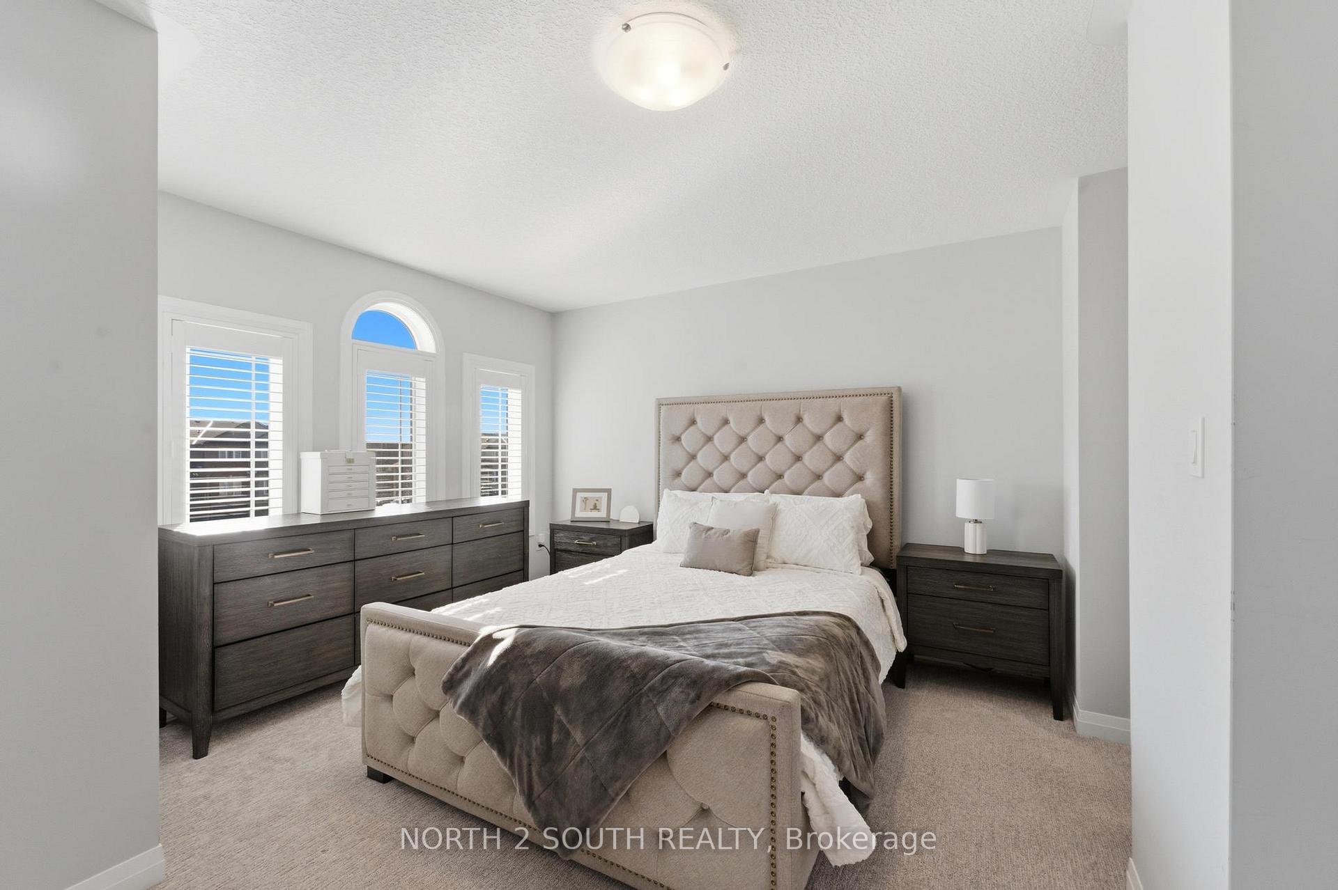 Photo 21 of 90 Laguna Village Crescent, Hamilton, Rural Glanbrook — HOMEH