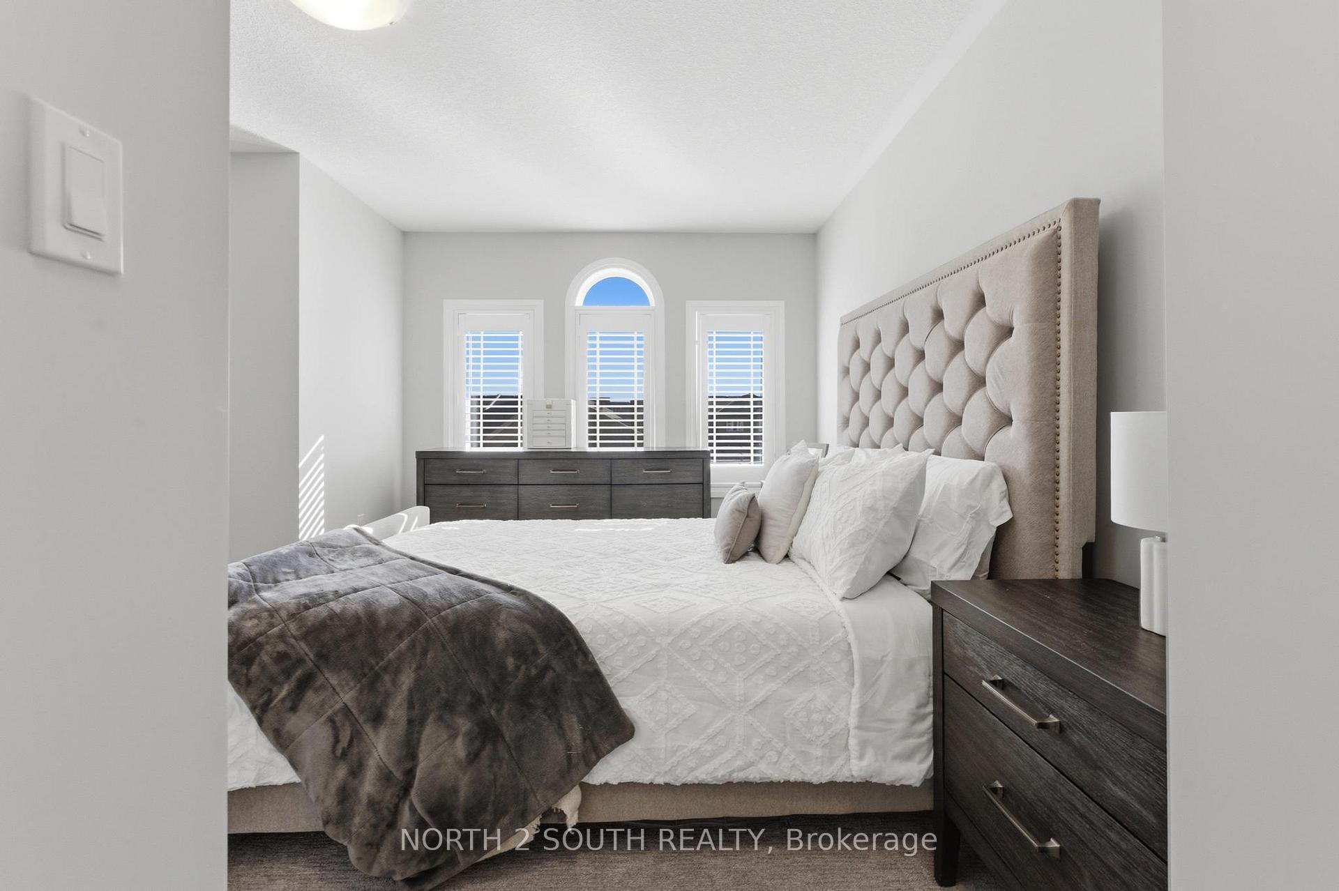 Photo 23 of 90 Laguna Village Crescent, Hamilton, Rural Glanbrook — HOMEH