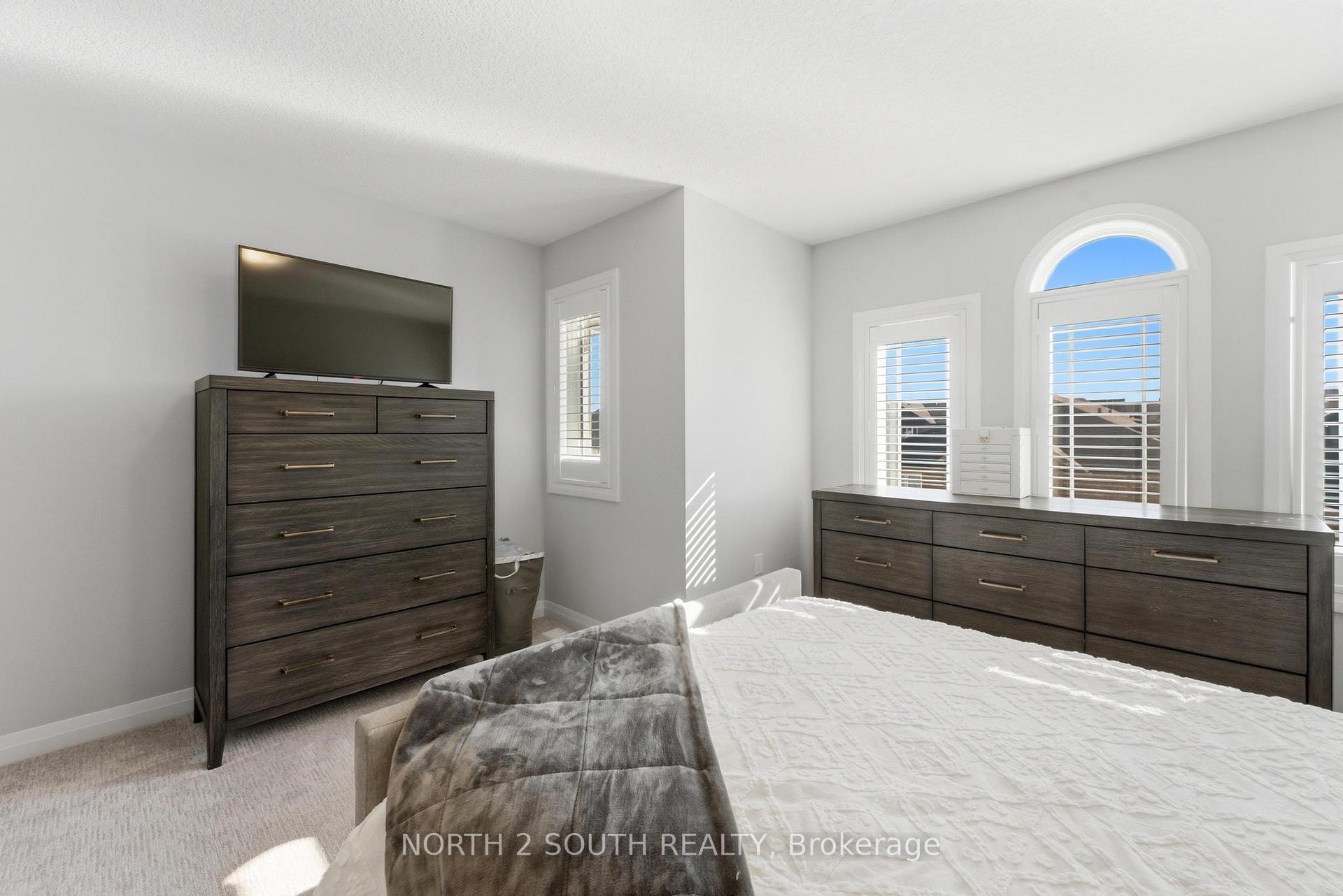 Photo 24 of 90 Laguna Village Crescent, Hamilton, Rural Glanbrook — HOMEH