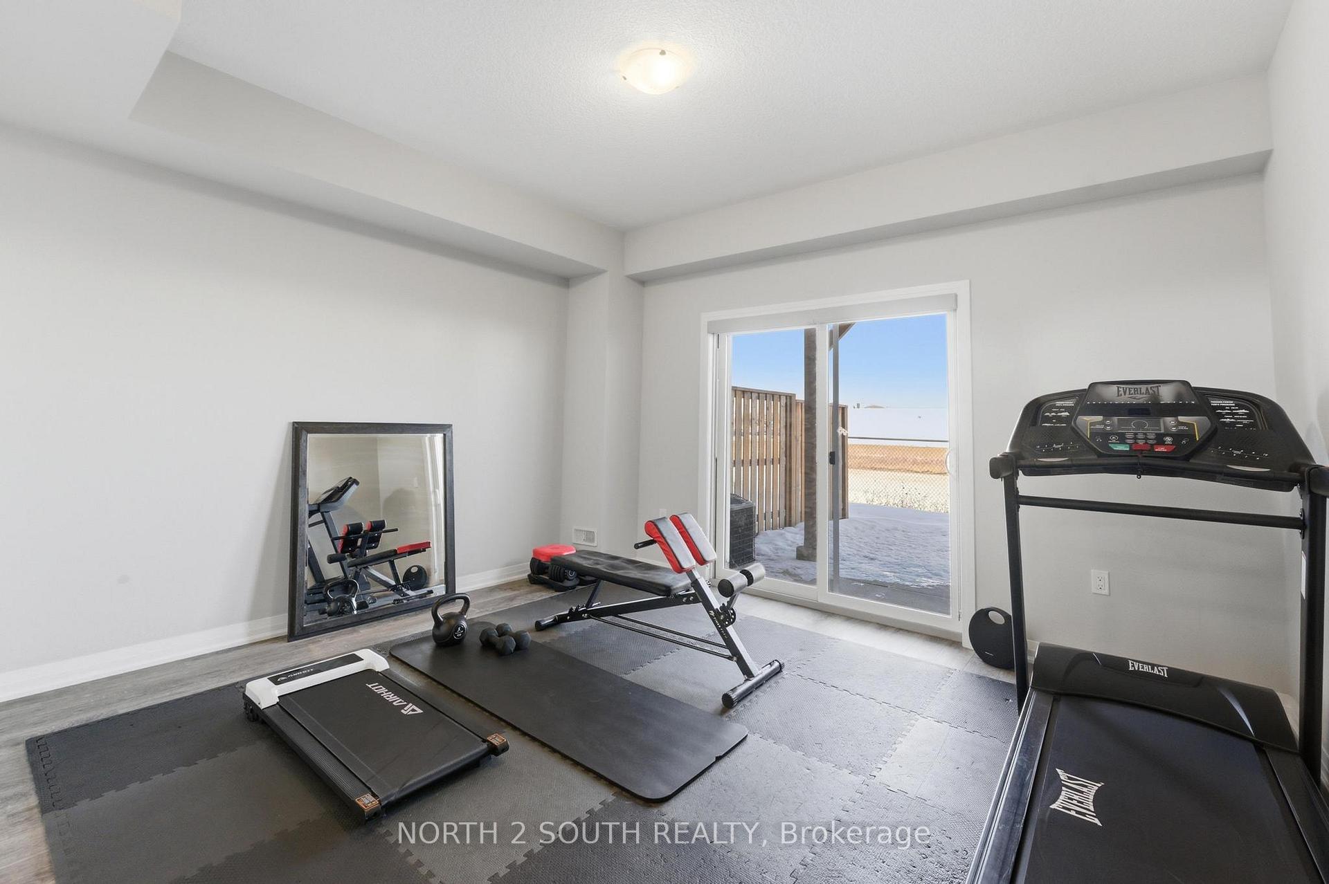 Photo 28 of 90 Laguna Village Crescent, Hamilton, Rural Glanbrook — HOMEH