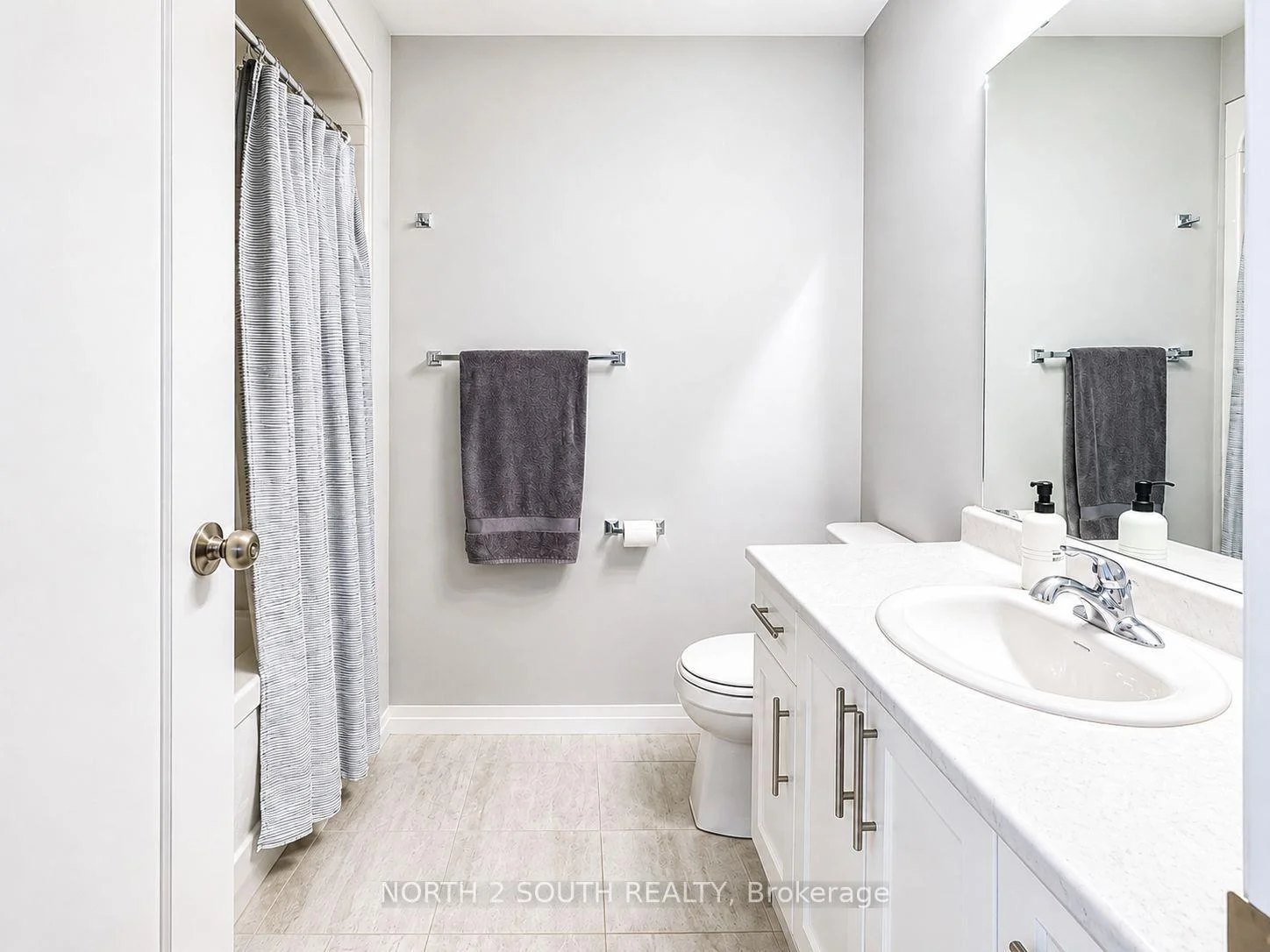 Photo 18 of 90 Laguna Village Crescent, Hamilton, Rural Glanbrook — HOMEH