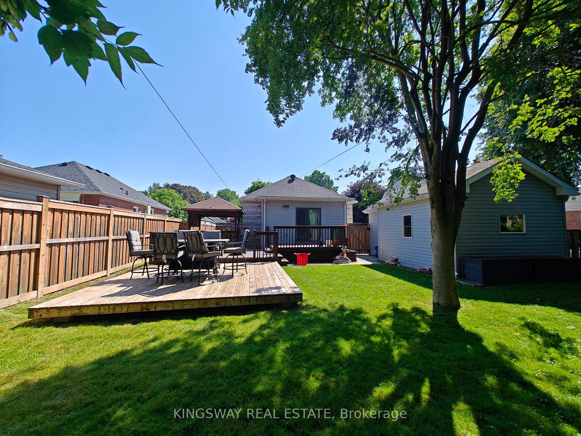 Photo 21 of 848 Grierson Street, Oshawa, Centennial — HOMEH