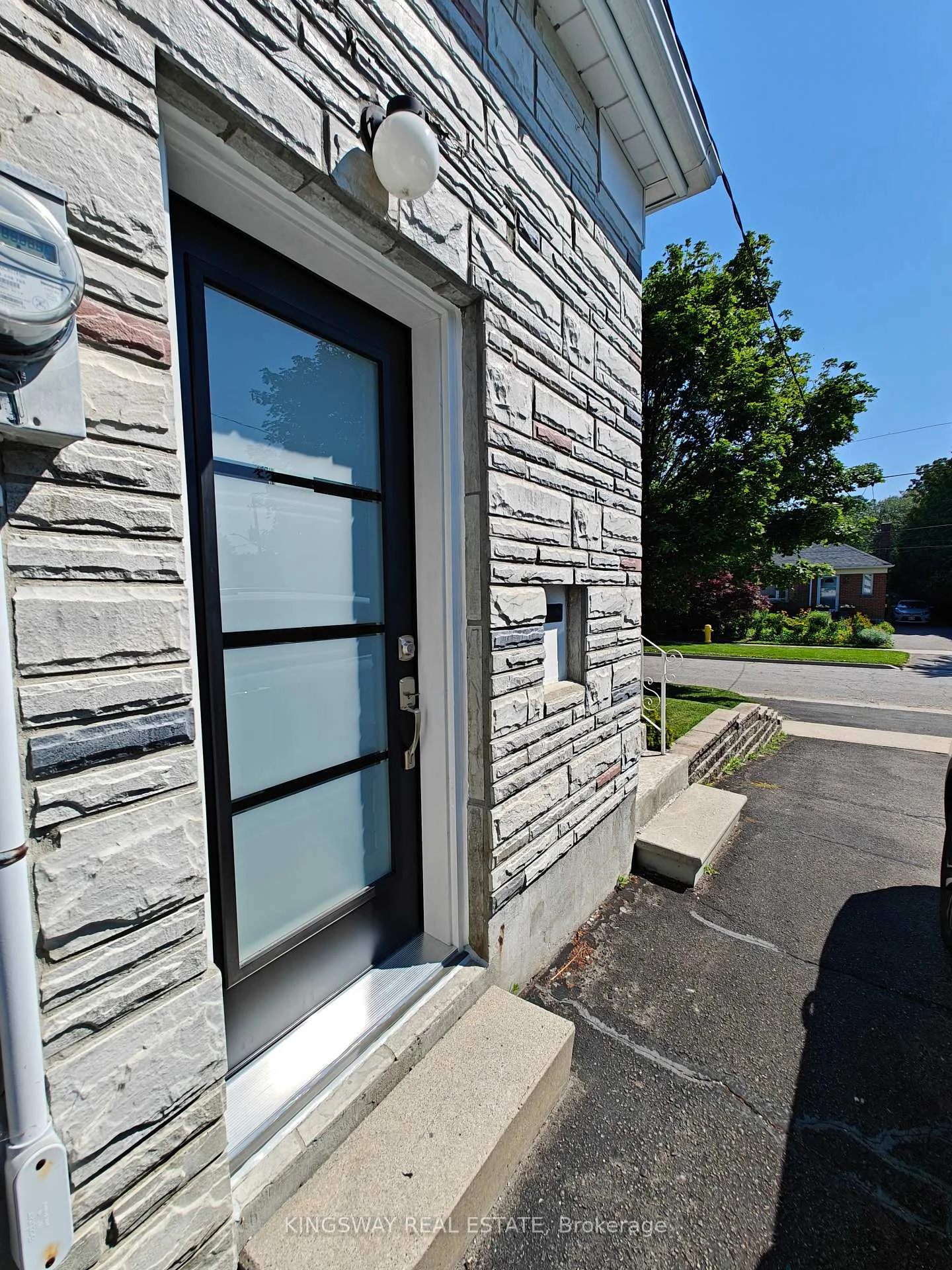 Photo 6 of 848 Grierson Street, Oshawa, Centennial — HOMEH