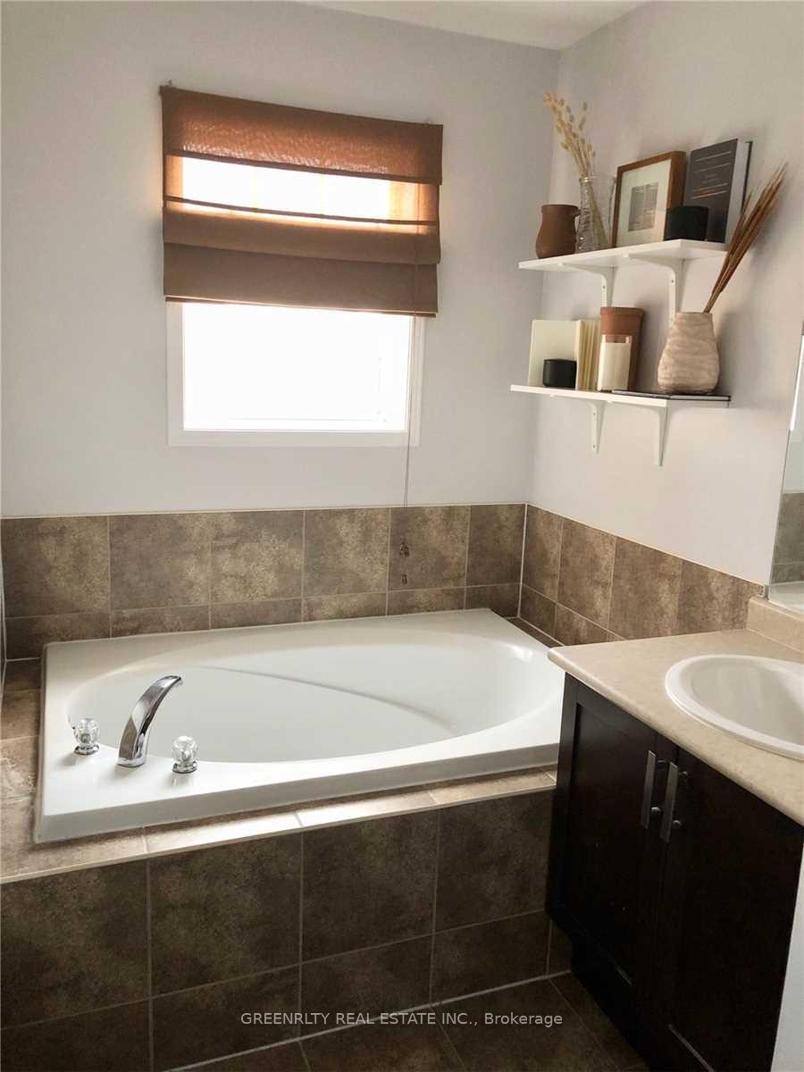 Photo 9 of 5539 Lawrence Avenue E, Scarborough, Centennial Scarborough — HOMEH