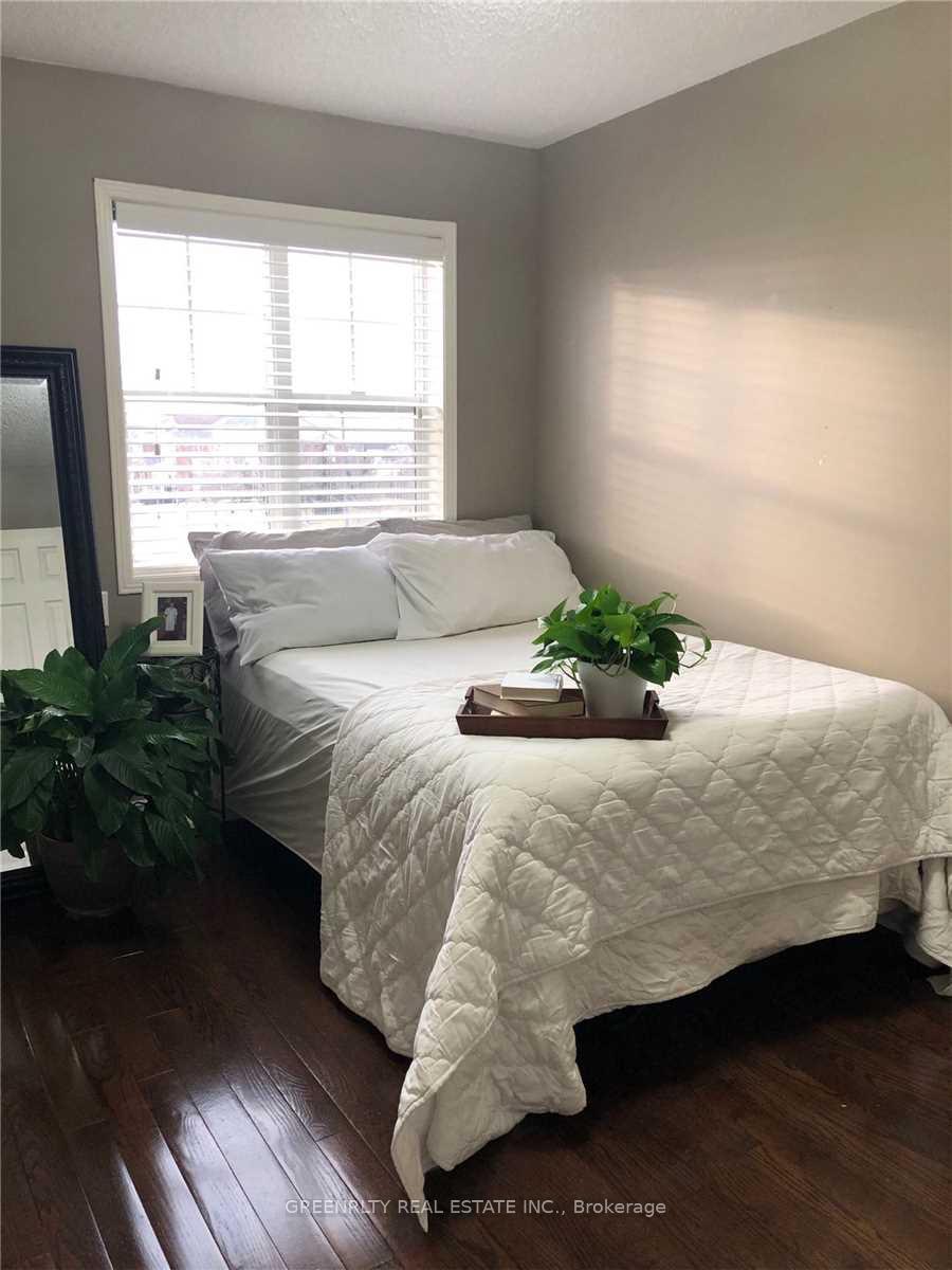 Photo 10 of 5539 Lawrence Avenue E, Scarborough, Centennial Scarborough — HOMEH