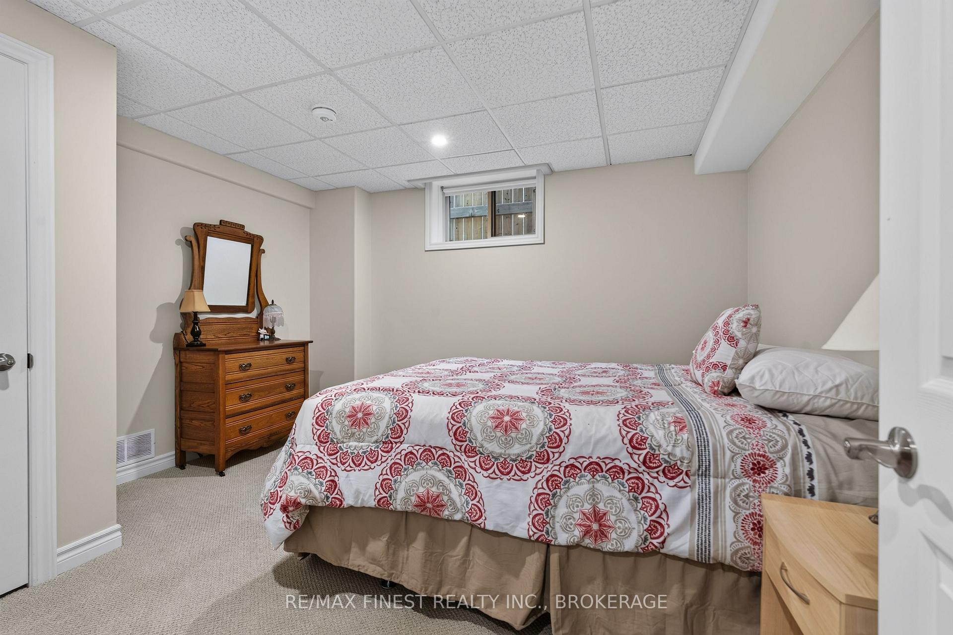 Photo 32 of 800 Augusta Drive, Kingston, City Northwest — HOMEH