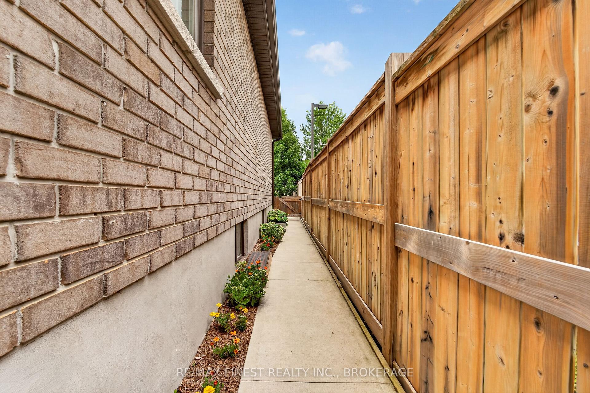 Photo 43 of 800 Augusta Drive, Kingston, City Northwest — HOMEH