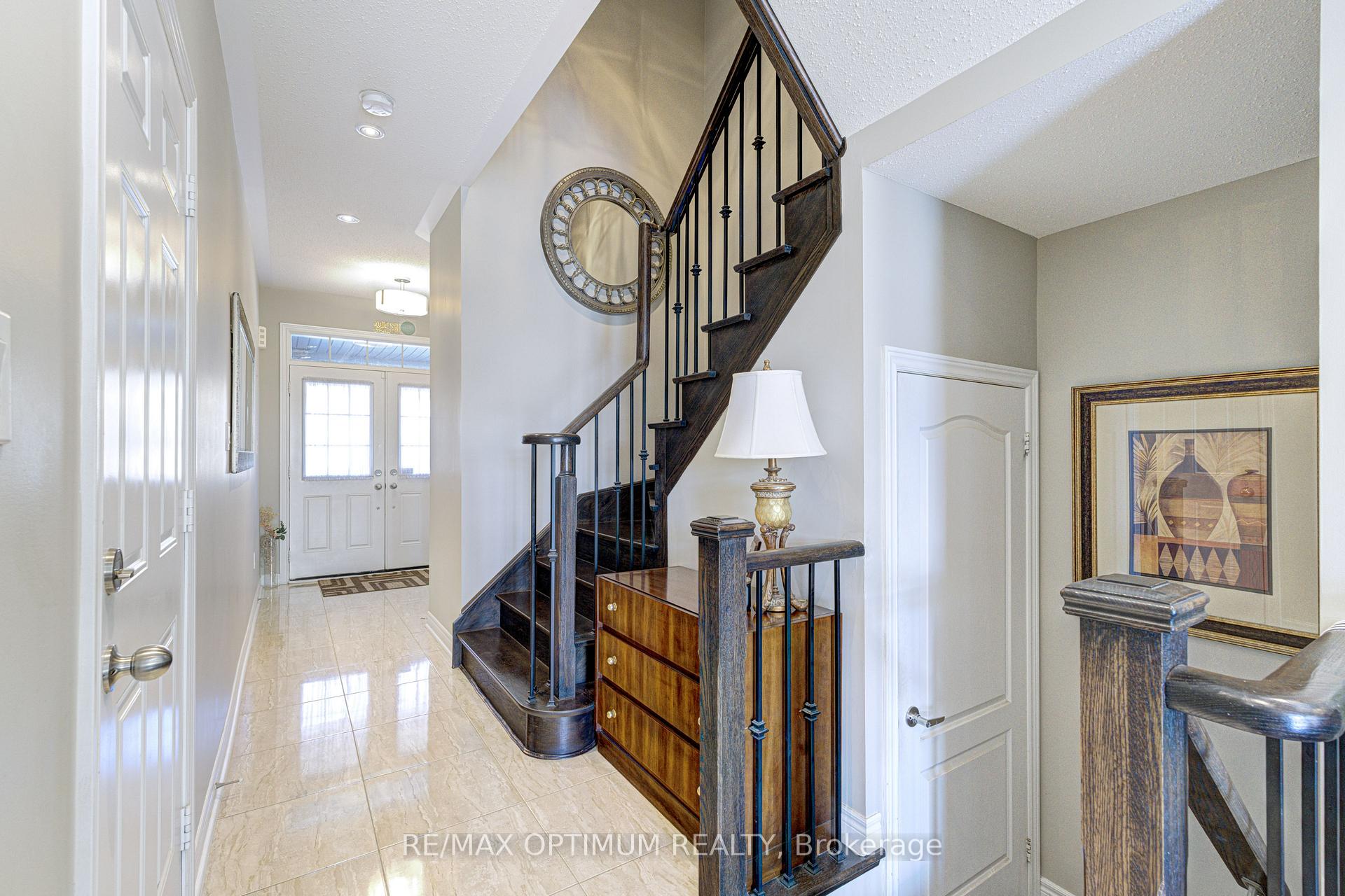 Photo 7 of 162 Sky Harbour Drive, Brampton, Bram West — HOMEH