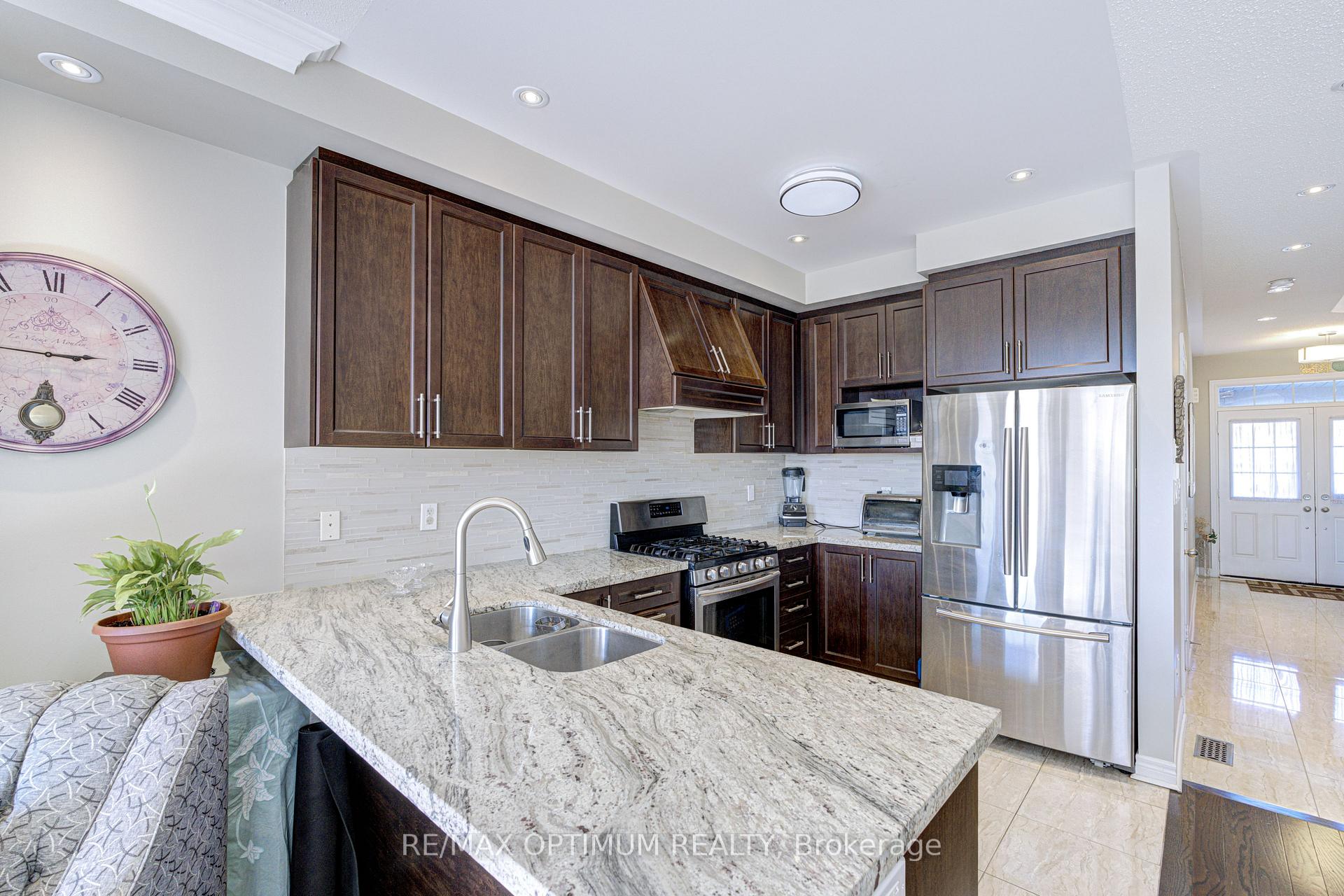 Photo 17 of 162 Sky Harbour Drive, Brampton, Bram West — HOMEH