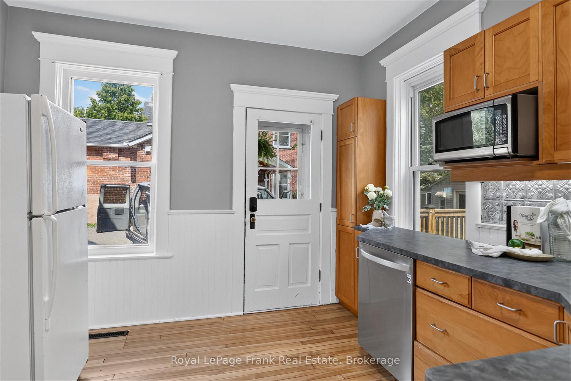 Photo 16 of 121 Romaine Street, Peterborough, Town Ward 3 — HOMEH