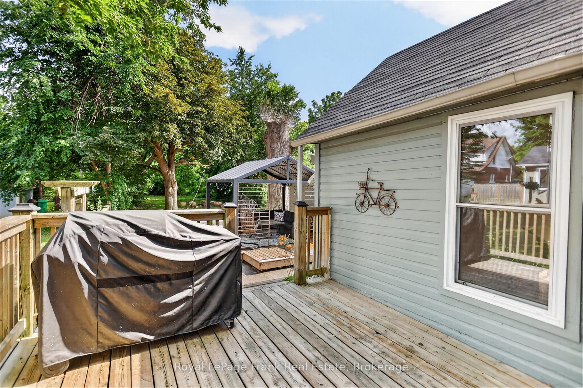 Photo 43 of 121 Romaine Street, Peterborough, Town Ward 3 — HOMEH