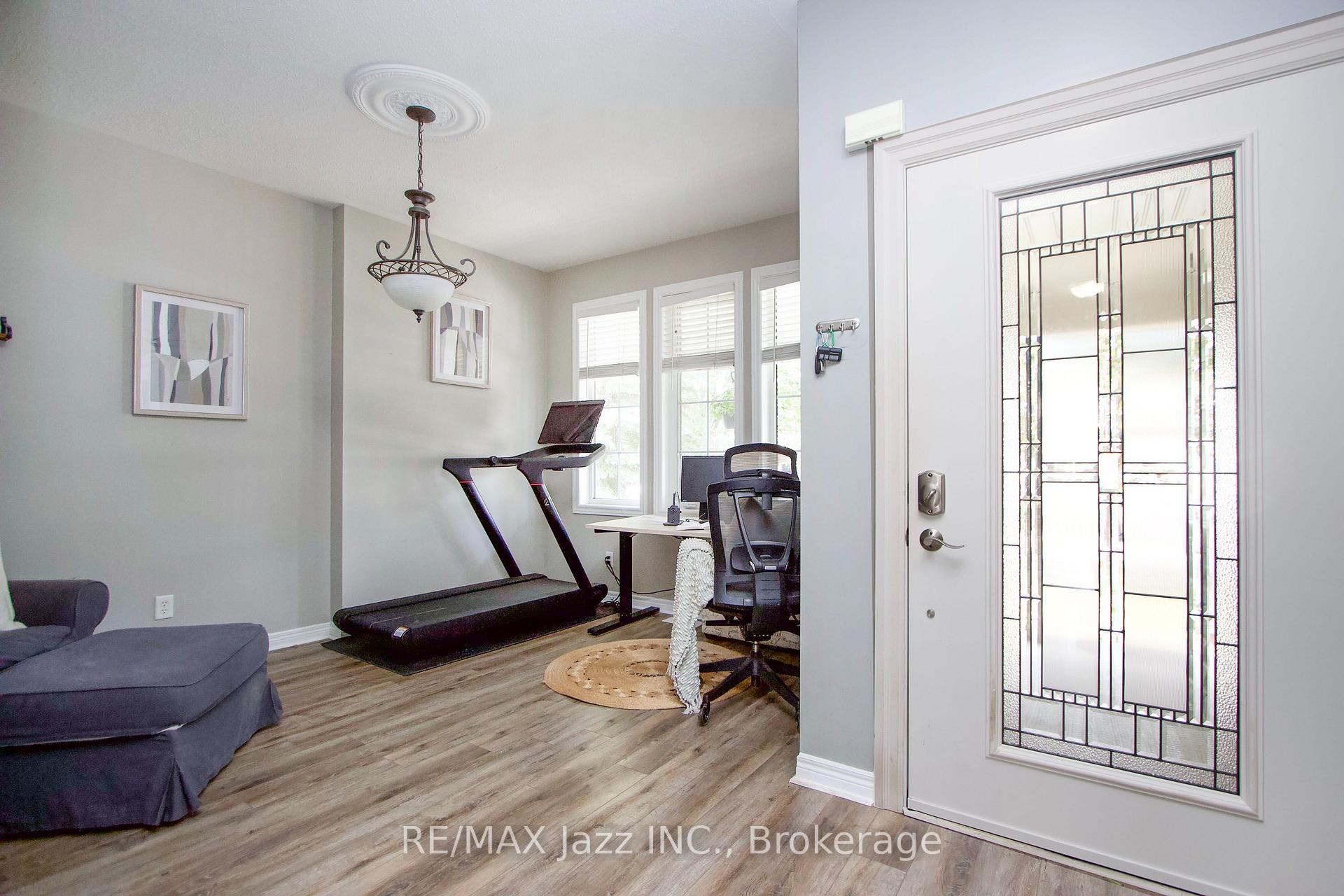 Photo 4 of 54 Melody Drive, Whitby, Brooklin — HOMEH
