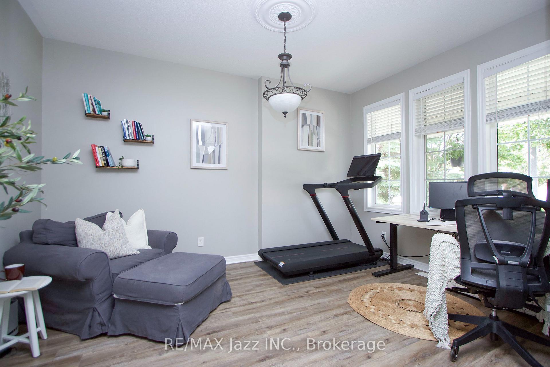Photo 5 of 54 Melody Drive, Whitby, Brooklin — HOMEH