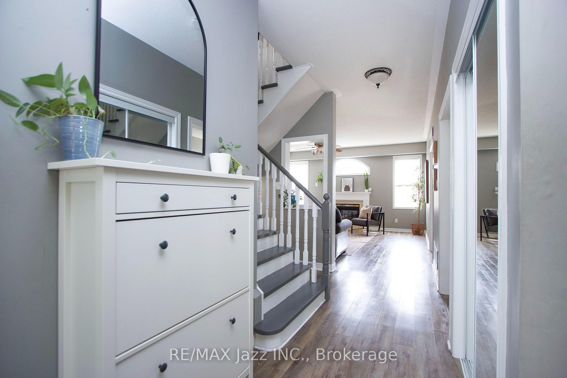 Photo 6 of 54 Melody Drive, Whitby, Brooklin — HOMEH