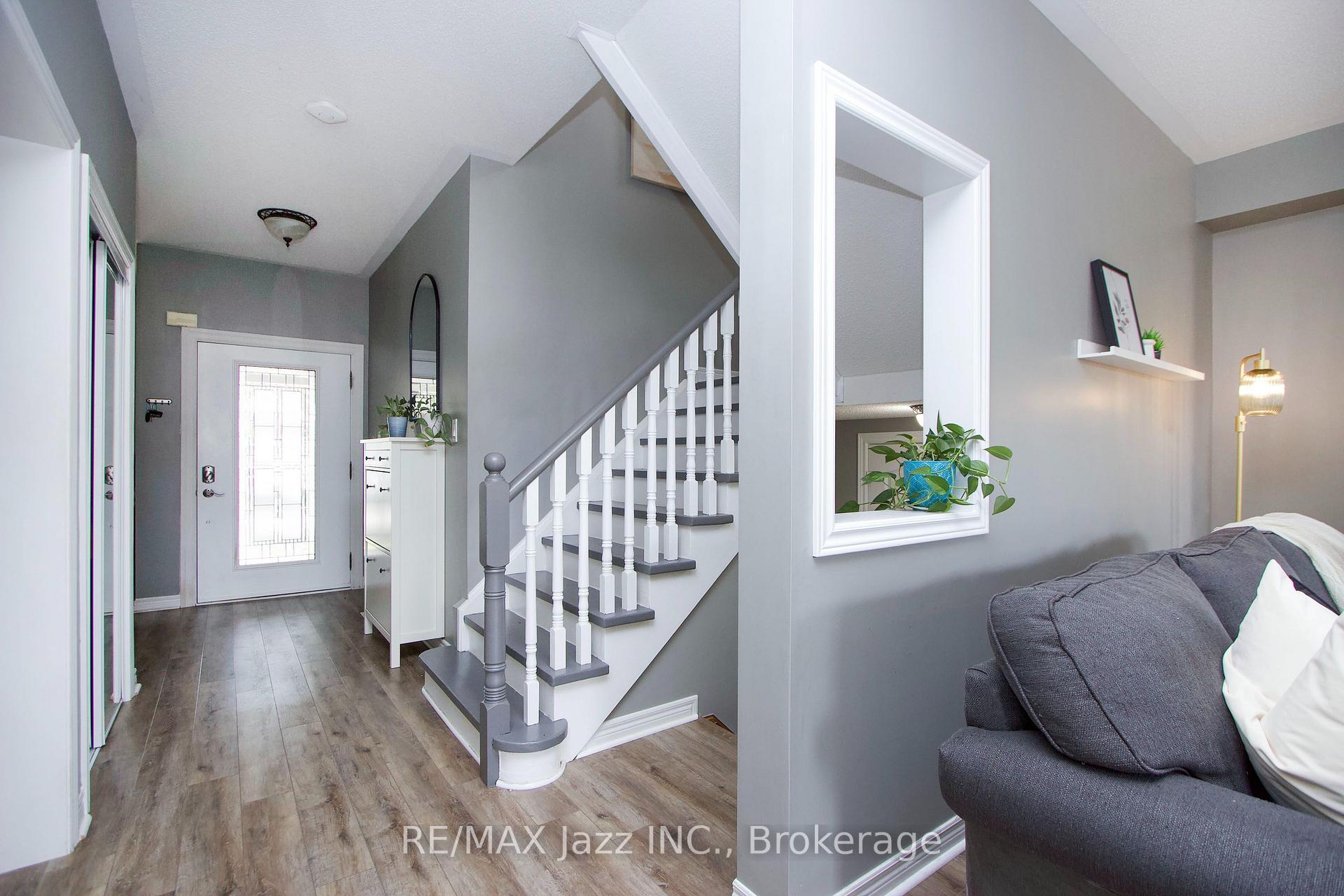 Photo 7 of 54 Melody Drive, Whitby, Brooklin — HOMEH