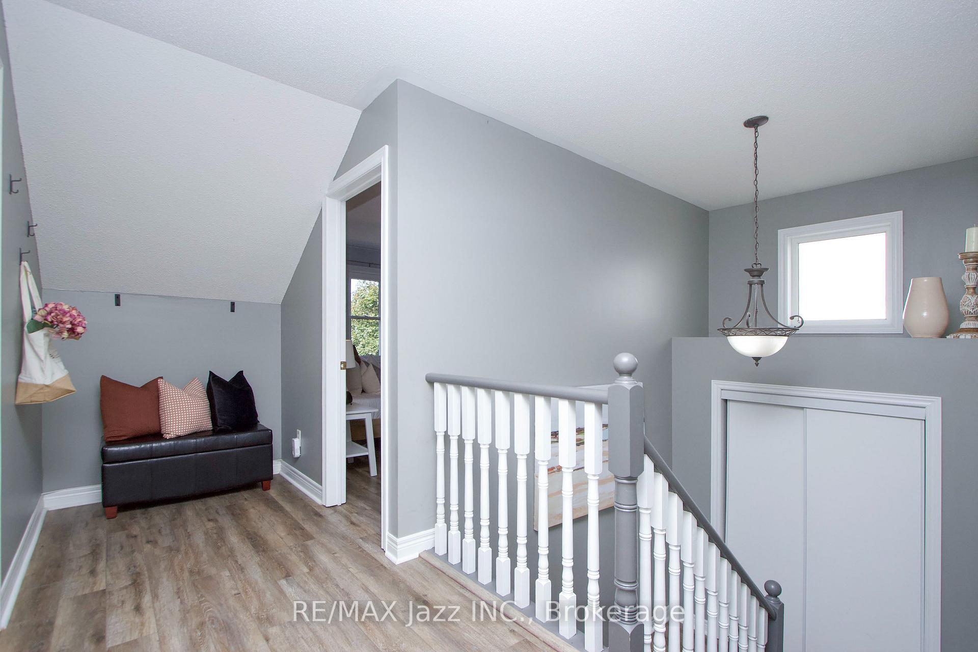 Photo 18 of 54 Melody Drive, Whitby, Brooklin — HOMEH
