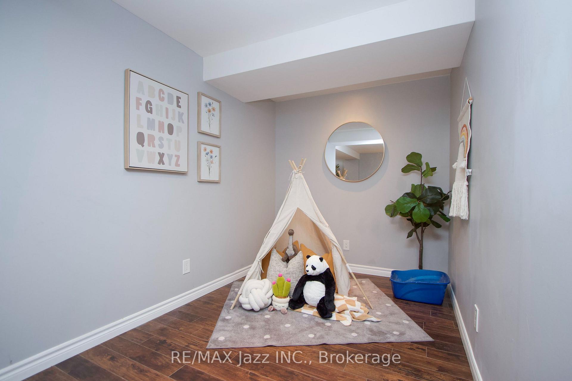 Photo 32 of 54 Melody Drive, Whitby, Brooklin — HOMEH