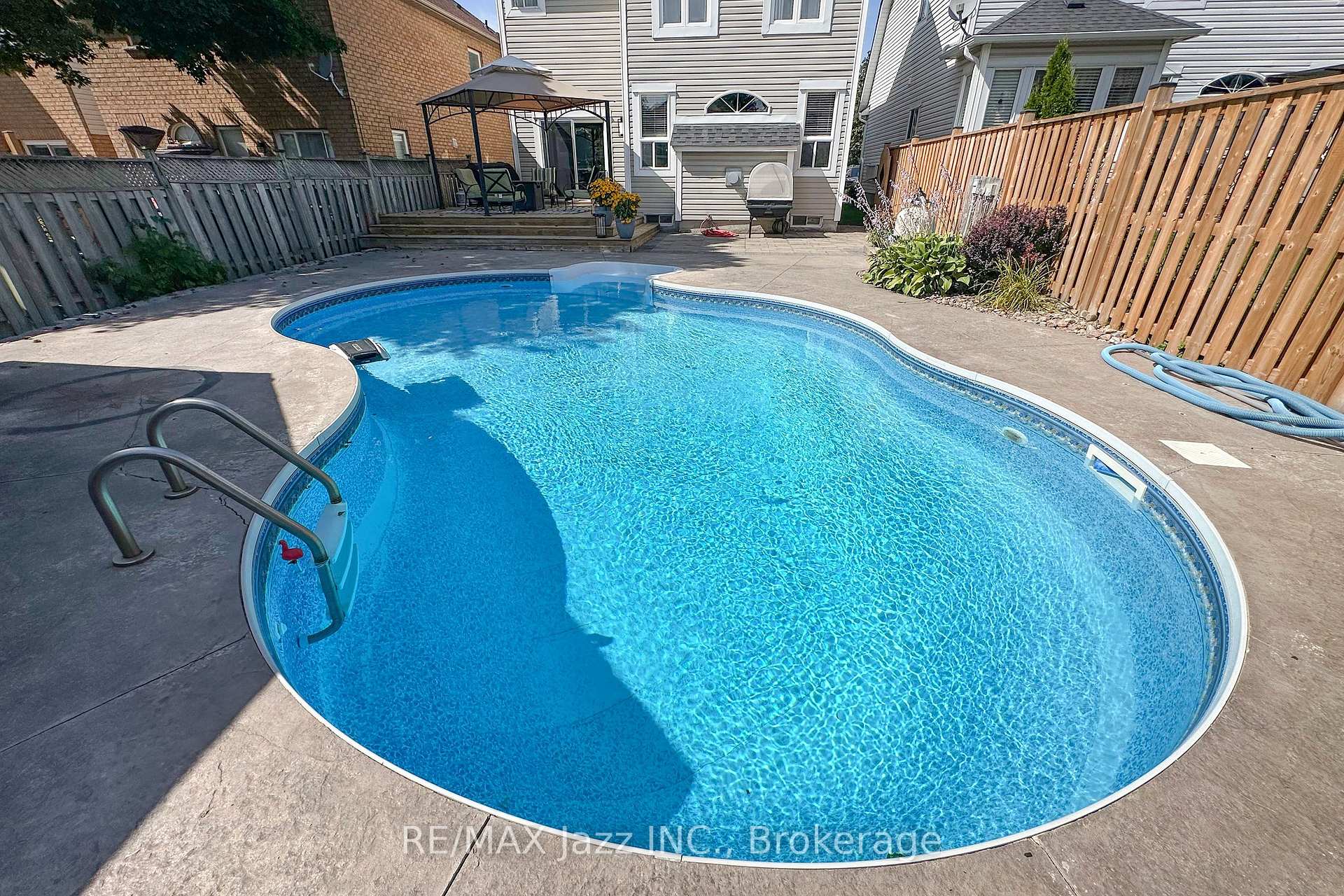 Photo 41 of 54 Melody Drive, Whitby, Brooklin — HOMEH