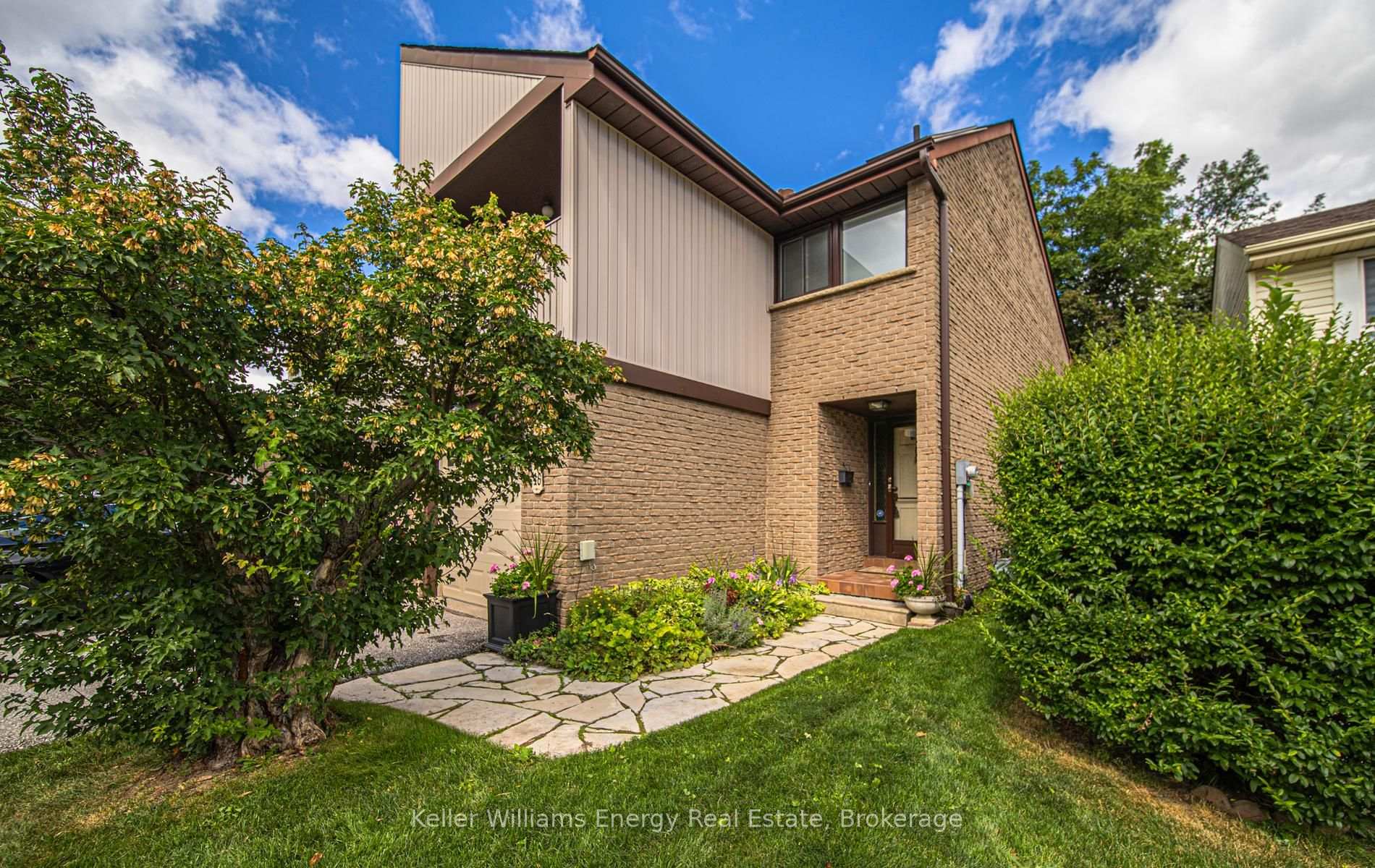 Photo 3 of 46 Croach Crescent, Scarborough, Agincourt North — HOMEH