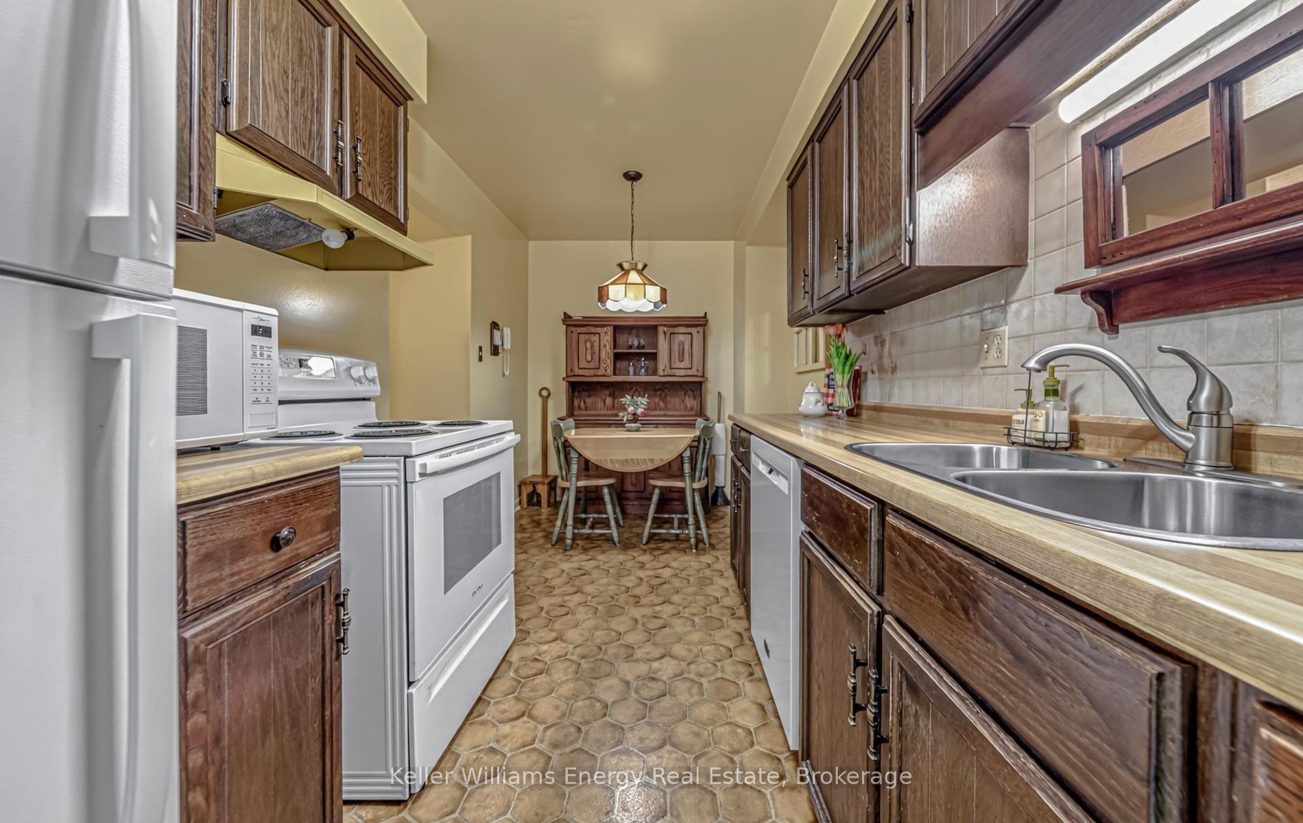Photo 23 of 46 Croach Crescent, Scarborough, Agincourt North — HOMEH