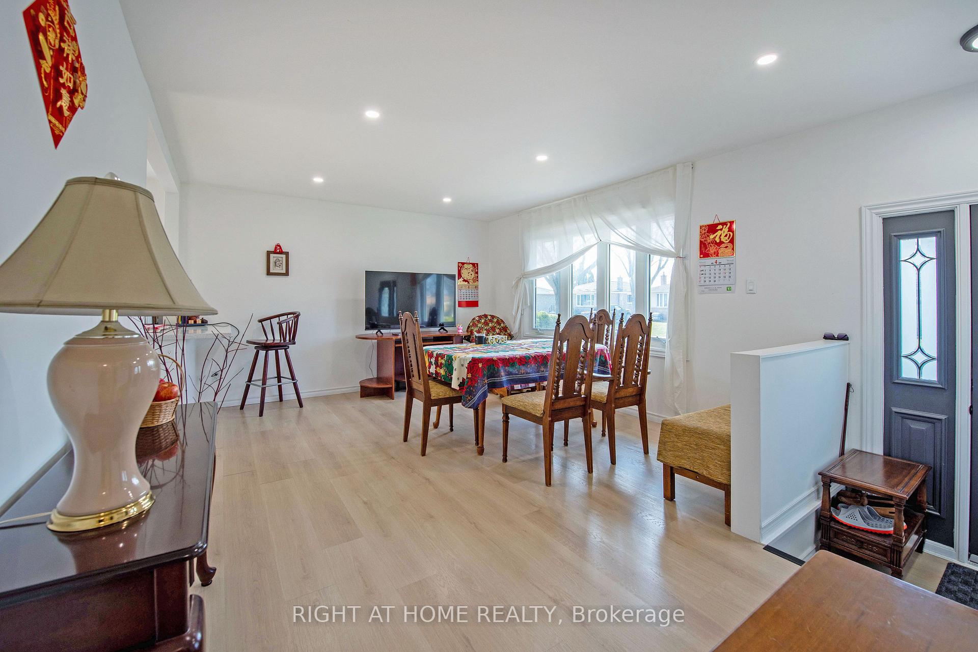 Photo 7 of 69 Alayne Crescent, London, South X — HOMEH