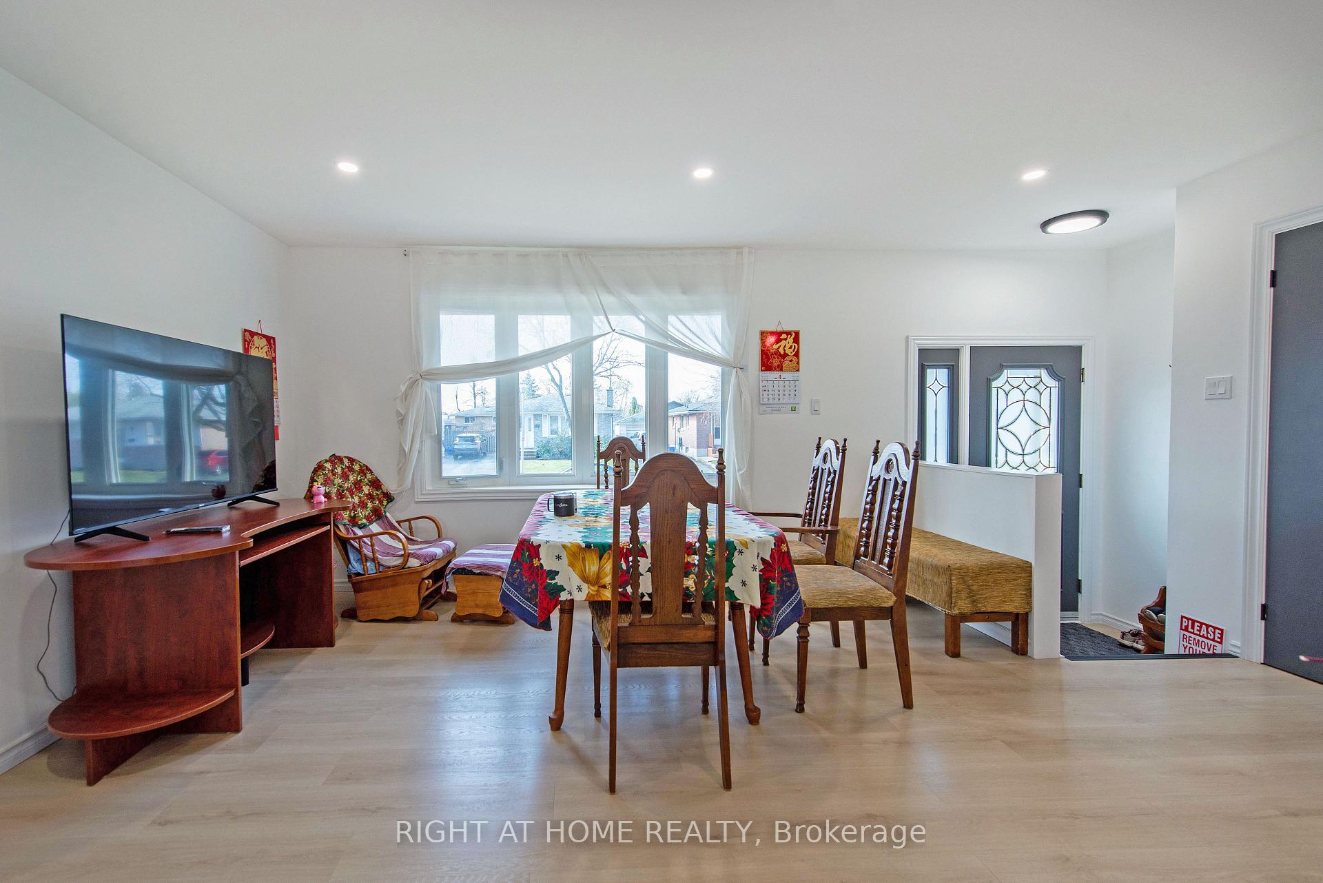 Photo 8 of 69 Alayne Crescent, London, South X — HOMEH