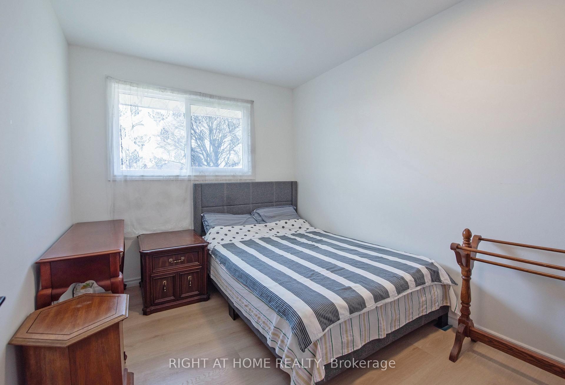 Photo 18 of 69 Alayne Crescent, London, South X — HOMEH