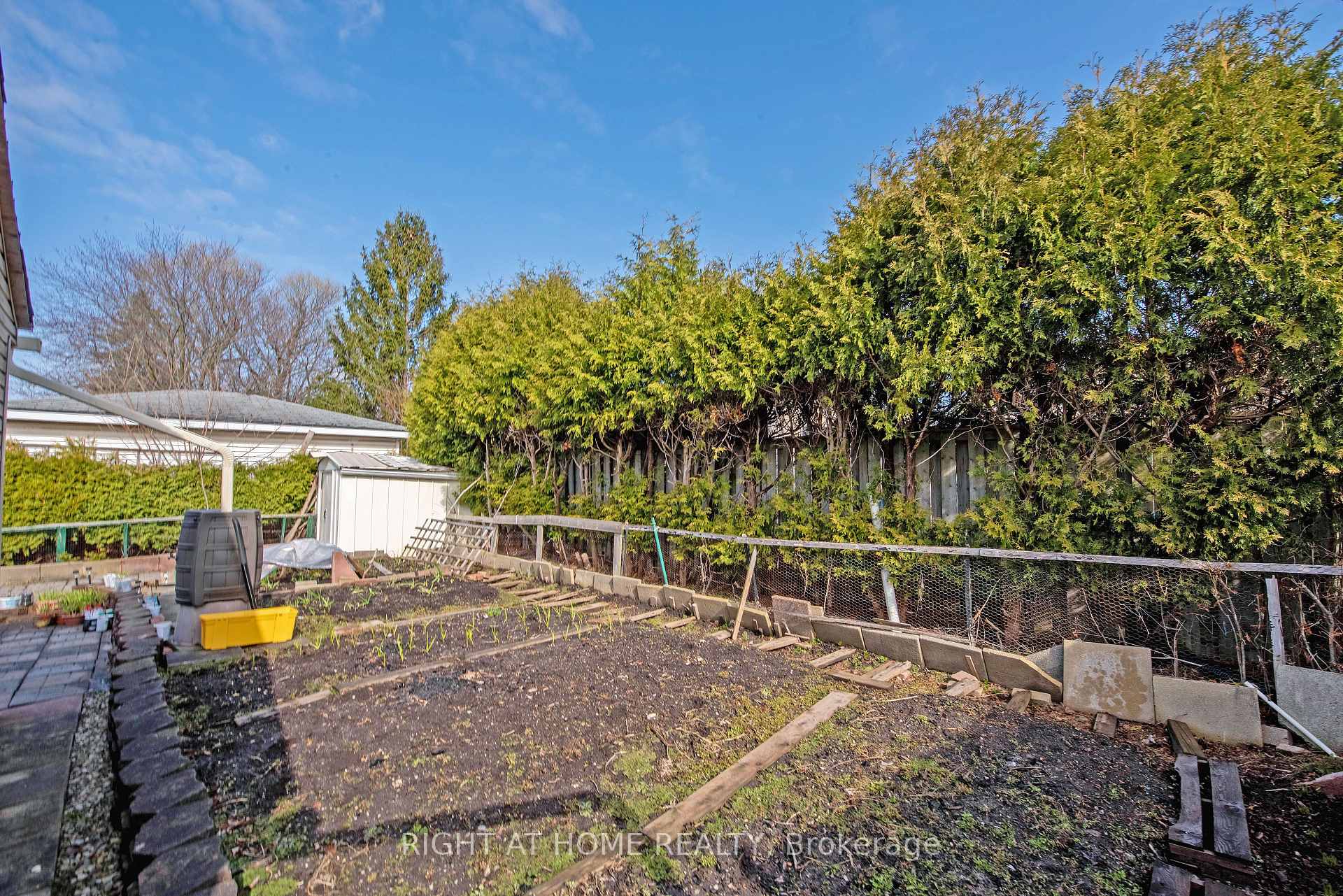 Photo 46 of 69 Alayne Crescent, London, South X — HOMEH