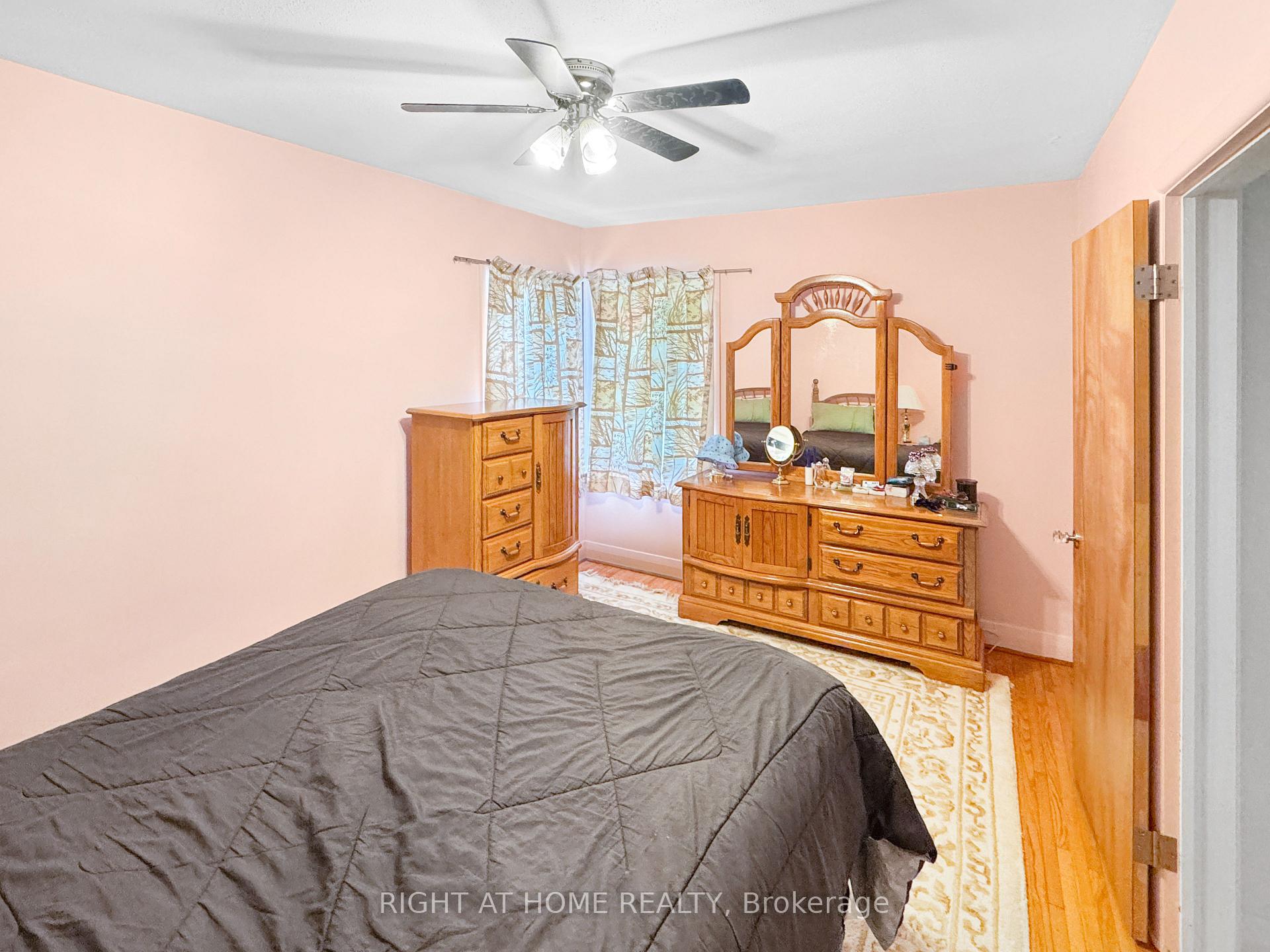 Photo 9 of 326 Avondale Road, London, East H — HOMEH
